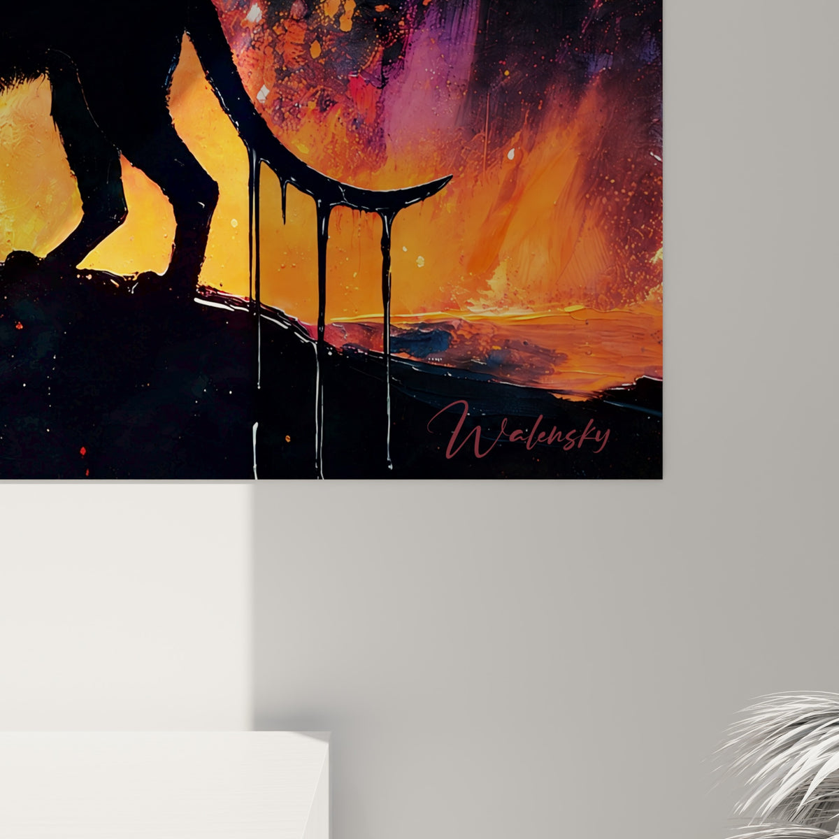 Empâtements colorés en orange et fuchsia, coulures de peinture épaisses autour de la silhouette du guépard