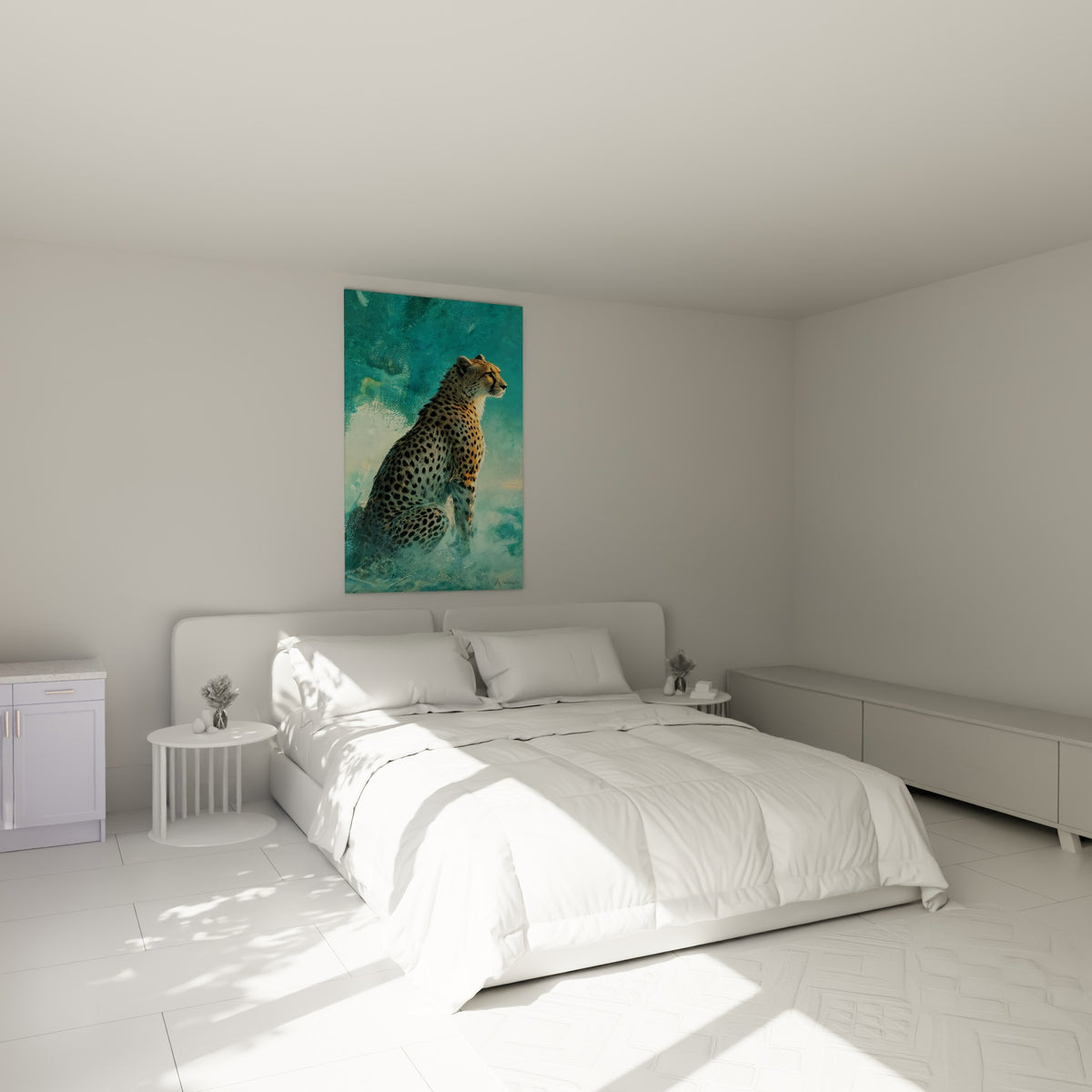 Fauve au regard perçant, tons turquoise et ocre, accroché au-dessus d'un lit dans une chambre claire