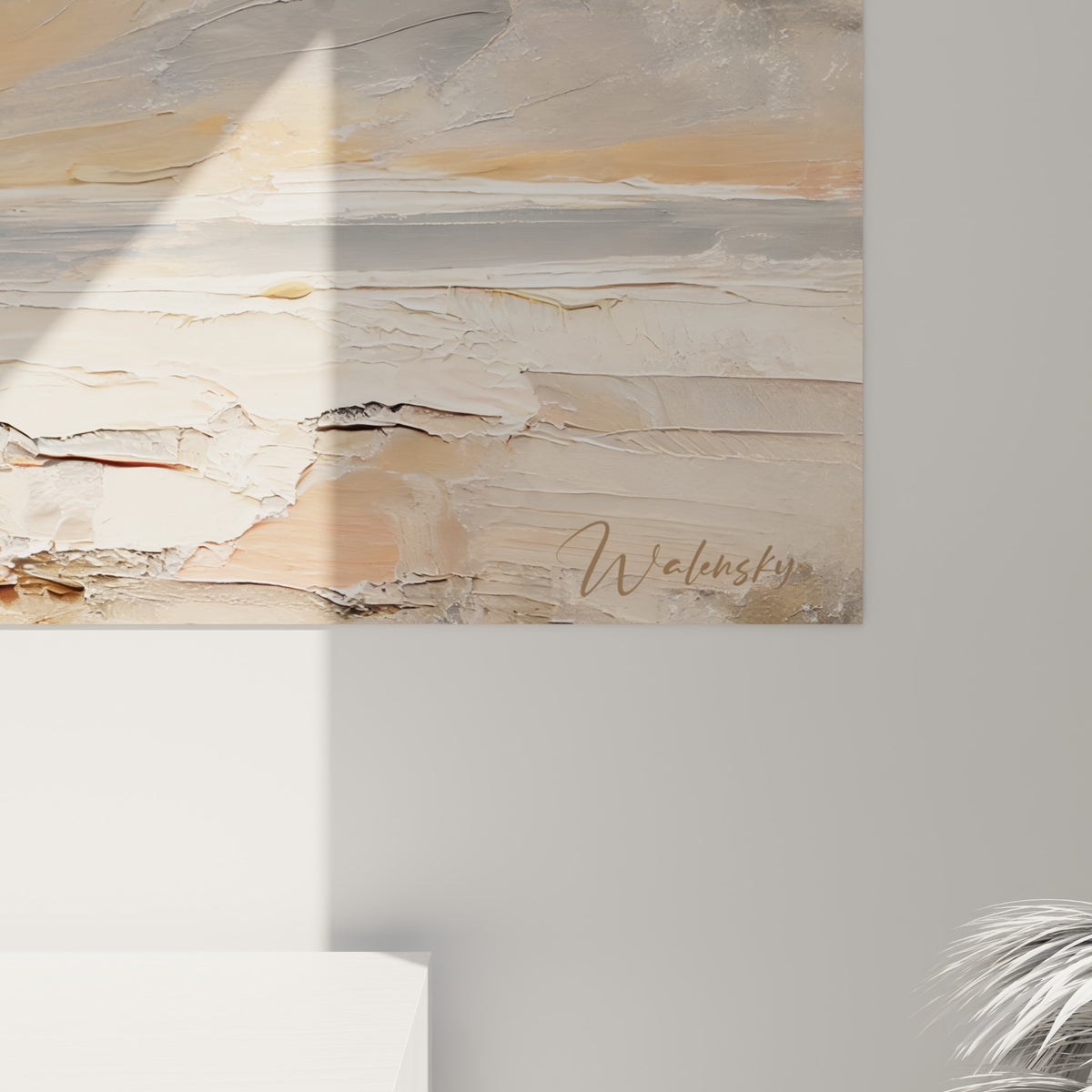 Empâtements orangés et gris se mêlant en relief, coulures épaisses évoquant un ciel embrasé sur la toile