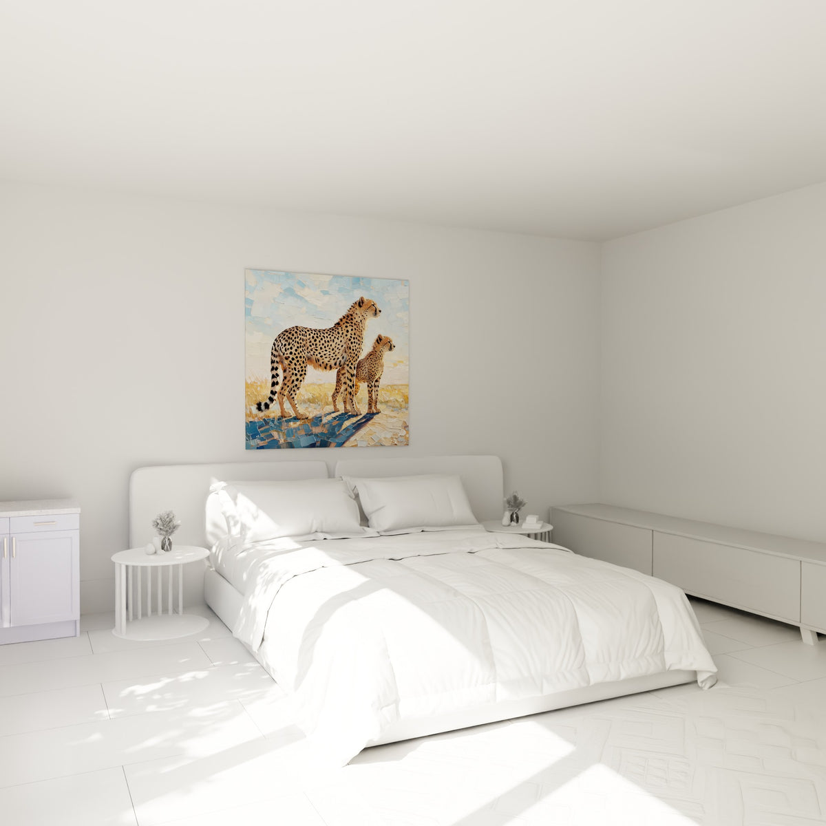 Guépards ocre et bleu marine scrutant l'horizon, au-dessus d'un lit dans une chambre claire