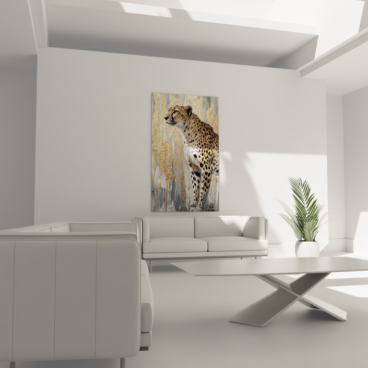 Guépard fauve aux taches noires devant un fond doré ruisselant, au-dessus d'un canapé dans un salon lumineux