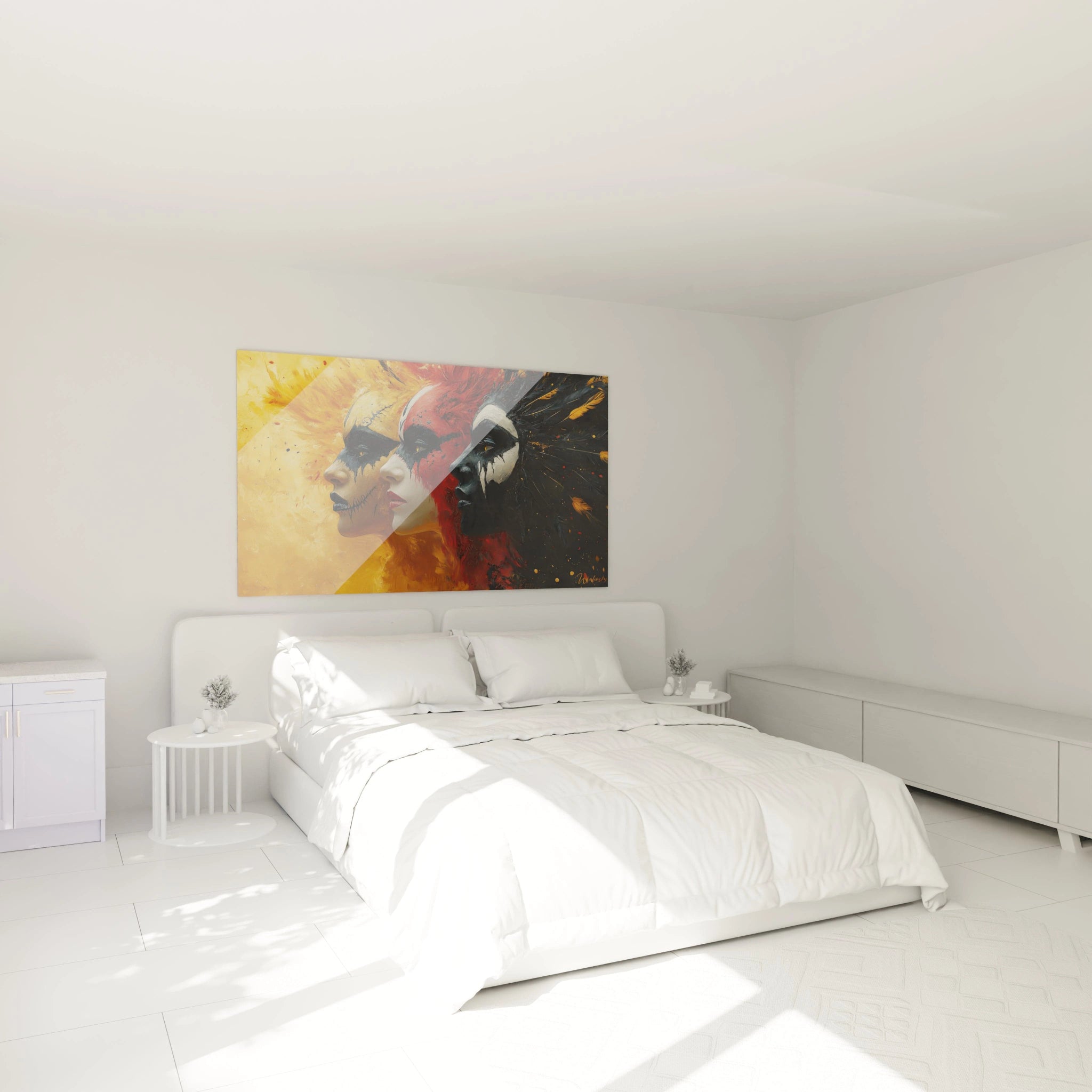 Tableau africain mural Walensky coloré accroché dans une chambre moderne avec lit blanc