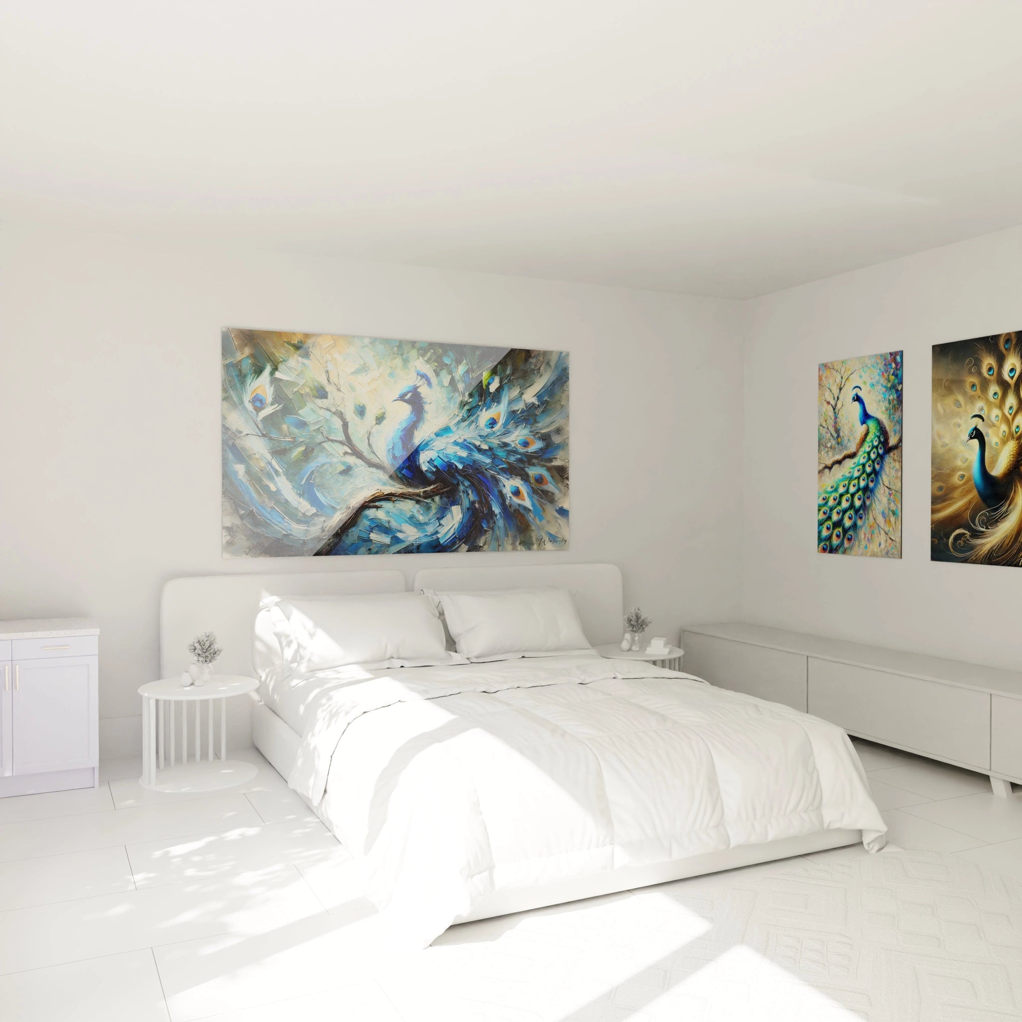 Ce tableau paon accroché au-dessus du lit apporte une atmosphère sereine à la chambre, mêlant nature et art abstrait. Parfait pour créer un espace relaxant et harmonieux.