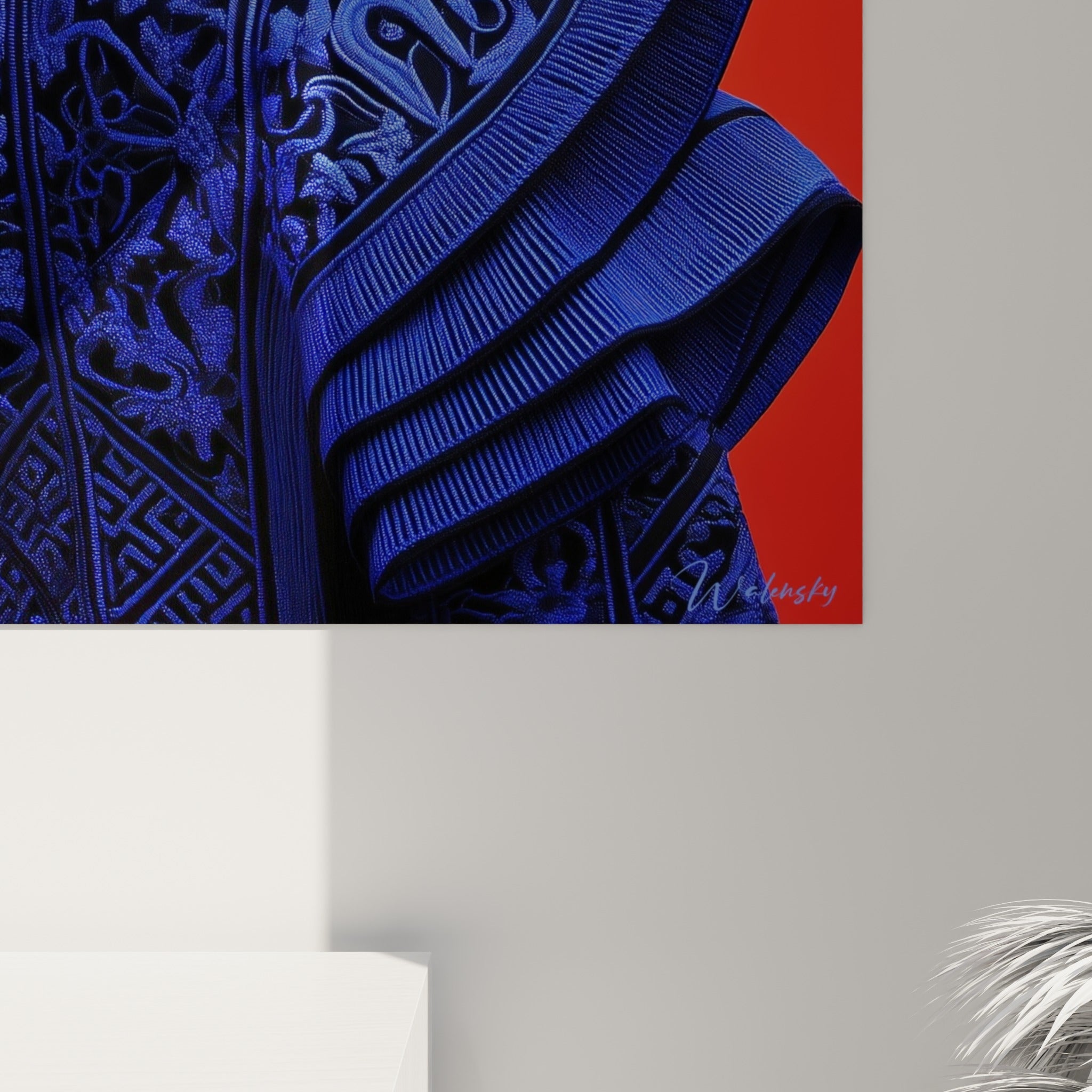 Détail des empâtements et du grain de l'impression sur les motifs bleu roi et bleu ciel brodés