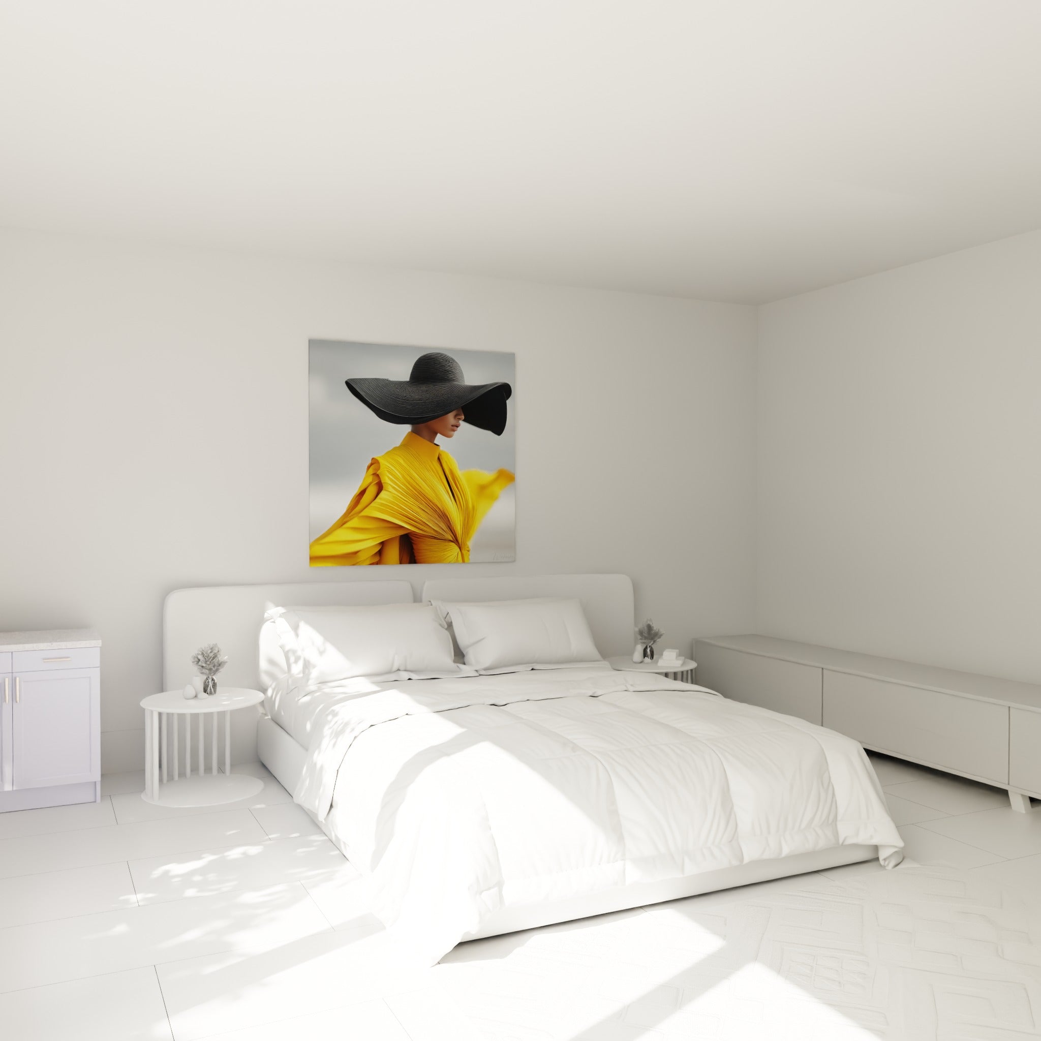 Mannequin au chapeau anthracite et robe jaune éclatante, accrochée au-dessus d'un lit dans une chambre claire