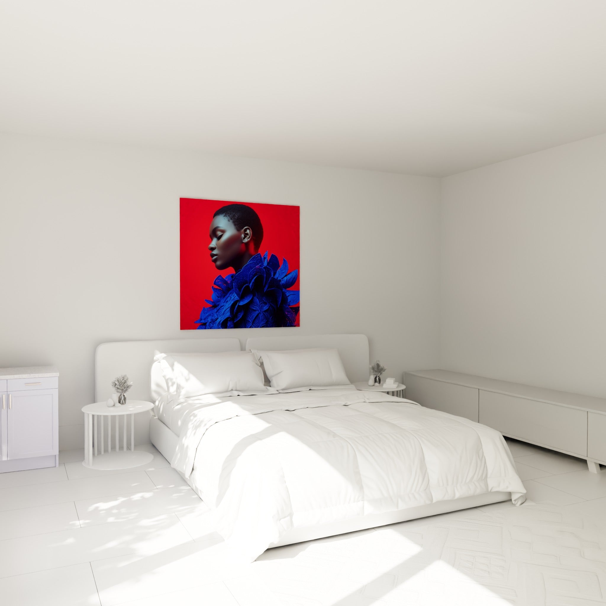 Portrait Haute couture bleu marine et rouge vif, accroché au-dessus d'un lit dans une chambre claire