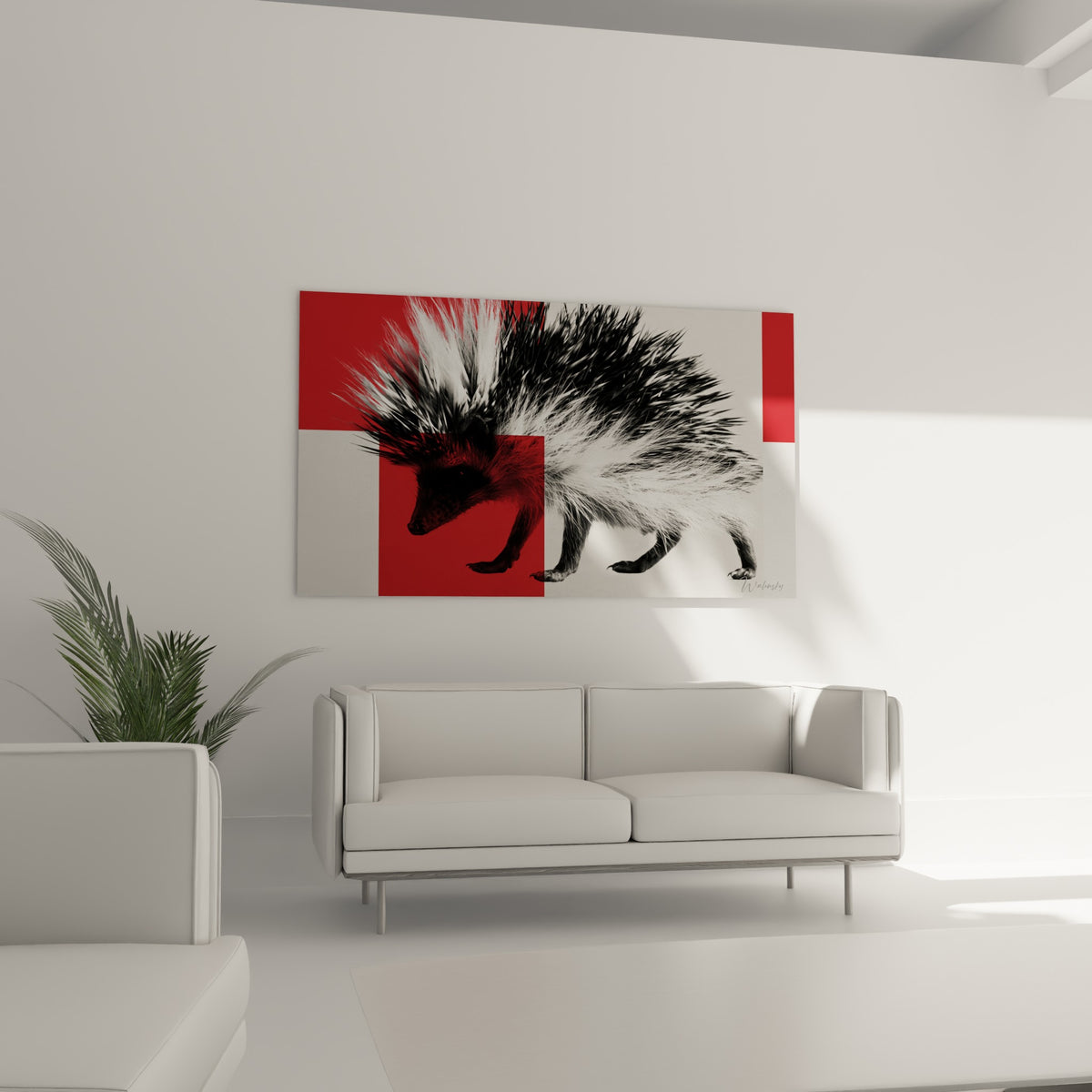 Museau de hérisson teinté de rouge sombre parmi les piquants blancs, placé au-dessus d'un canapé dans un salon lumineux