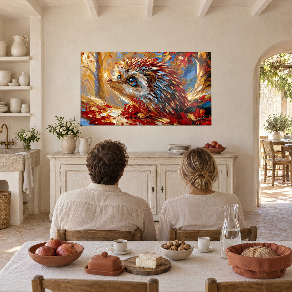 Quadro ritratto di riccio a pasta spessa, aculei rossi, dorati e blu, due commensali di schiena al tavolo, masseria provenzale