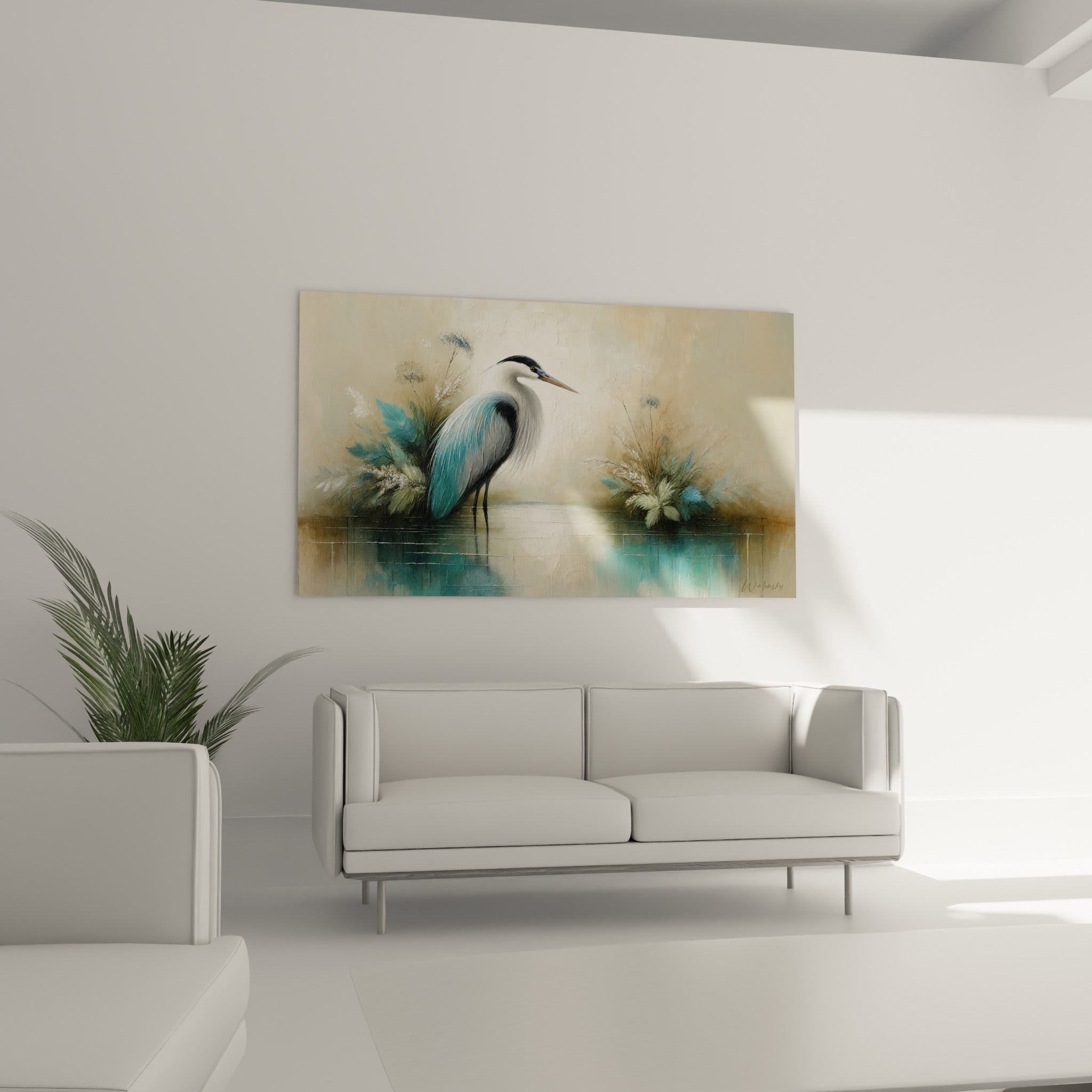 Oiseau échassier au bec effilé et plumage anthracite, suspendu au-dessus d'un canapé dans un salon lumineux