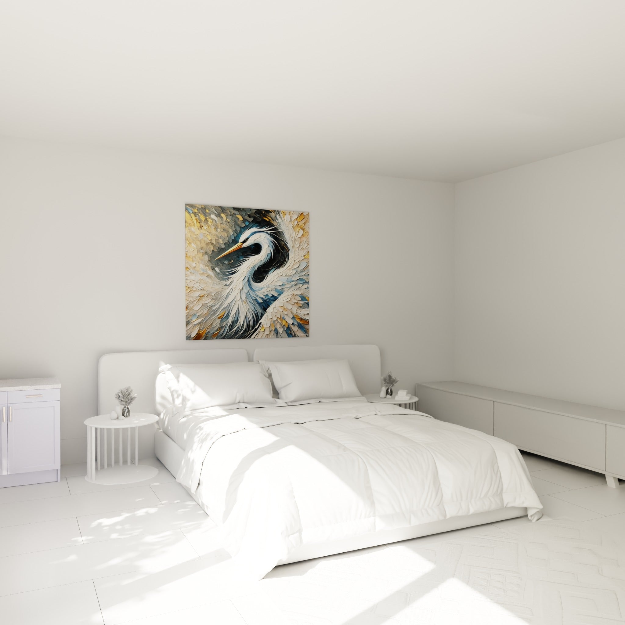 Cou de héron doré et bleu ardoise en spirale, accroché au-dessus d'un lit dans une chambre claire