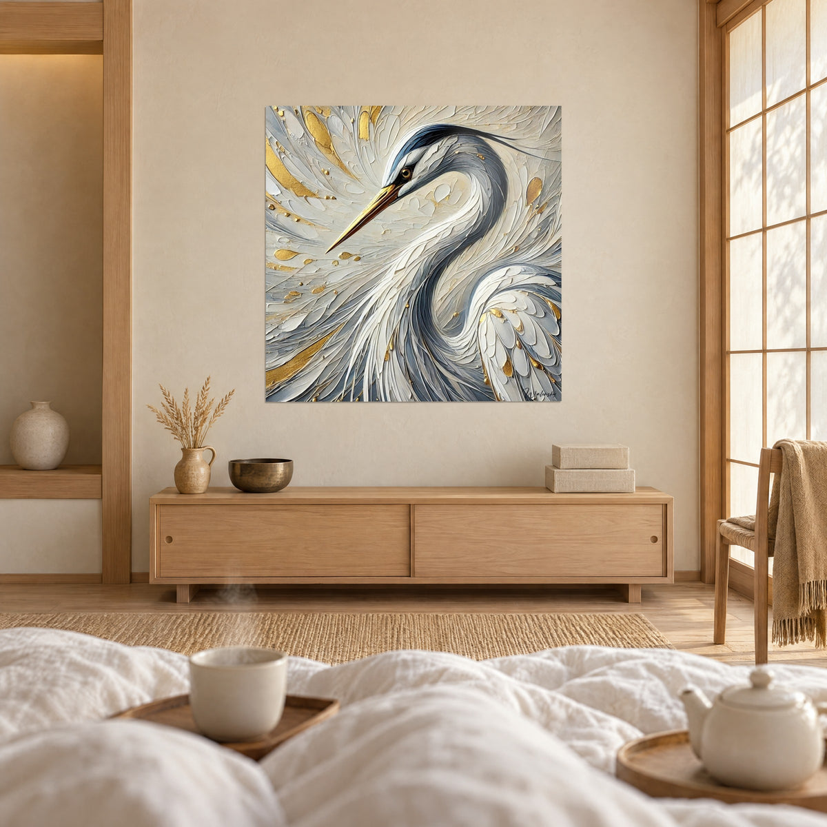 Tableau échassier au bec effilé doré, peinture épaisse blanche et grise, couple de dos au-dessus d'un lit dans une chambre claire