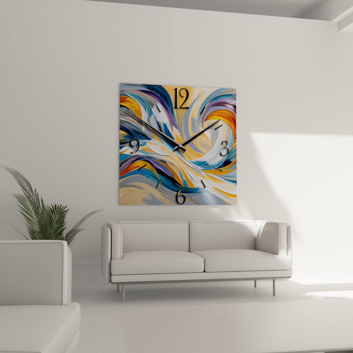 Vagues peintes bleu pétrole et dorées de cette horloge murale au-dessus d'un canapé dans un salon lumineux