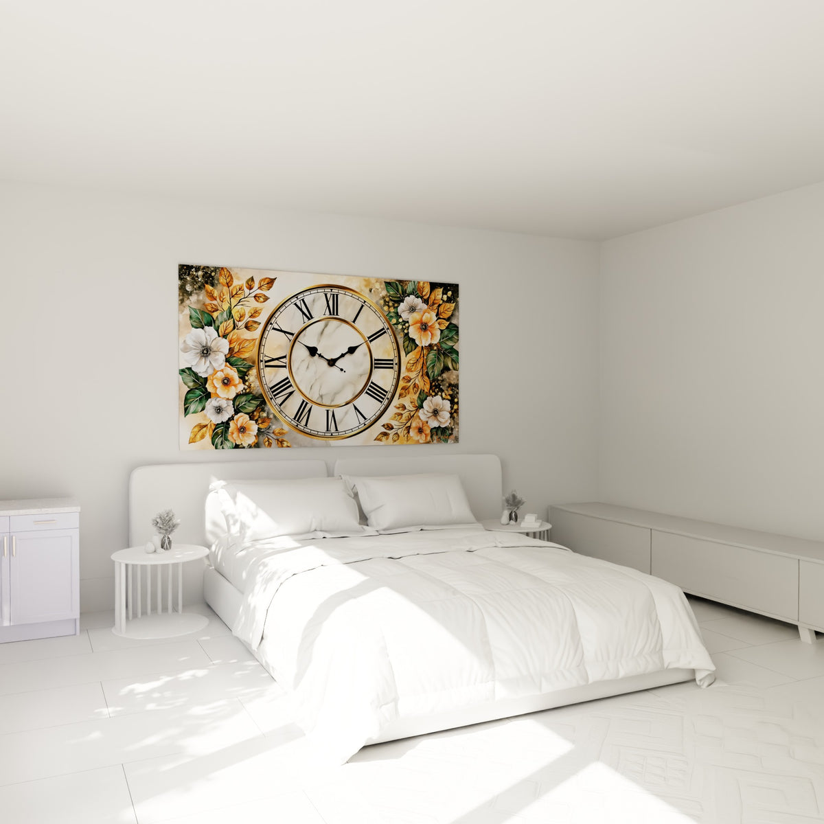 Fleurs pêche et cadran doré de cette horloge accrochés au-dessus d'un lit dans une chambre claire