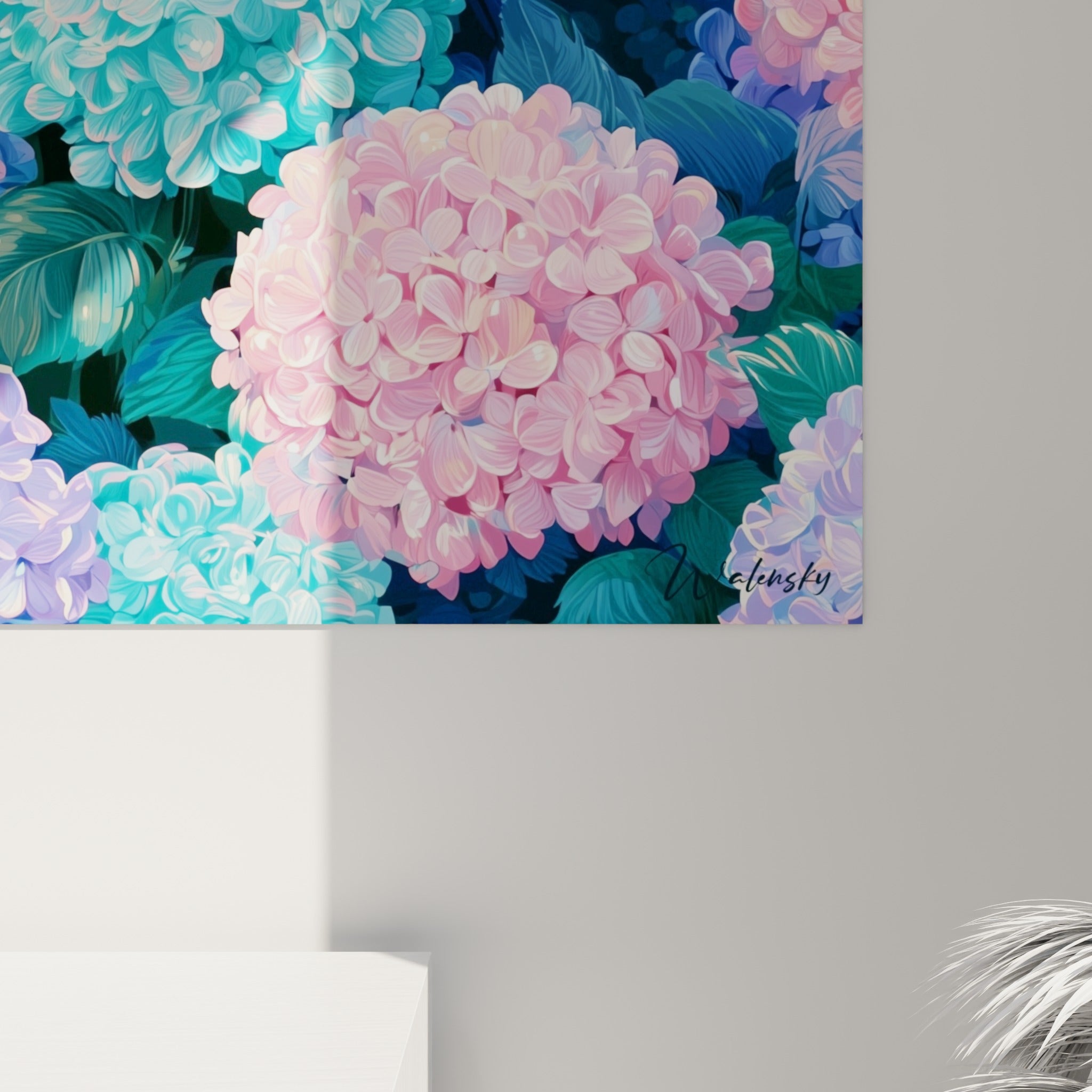 Pétales d'hortensias roses et bleu lavande vus de près avec reflets nacrés et texture peinte