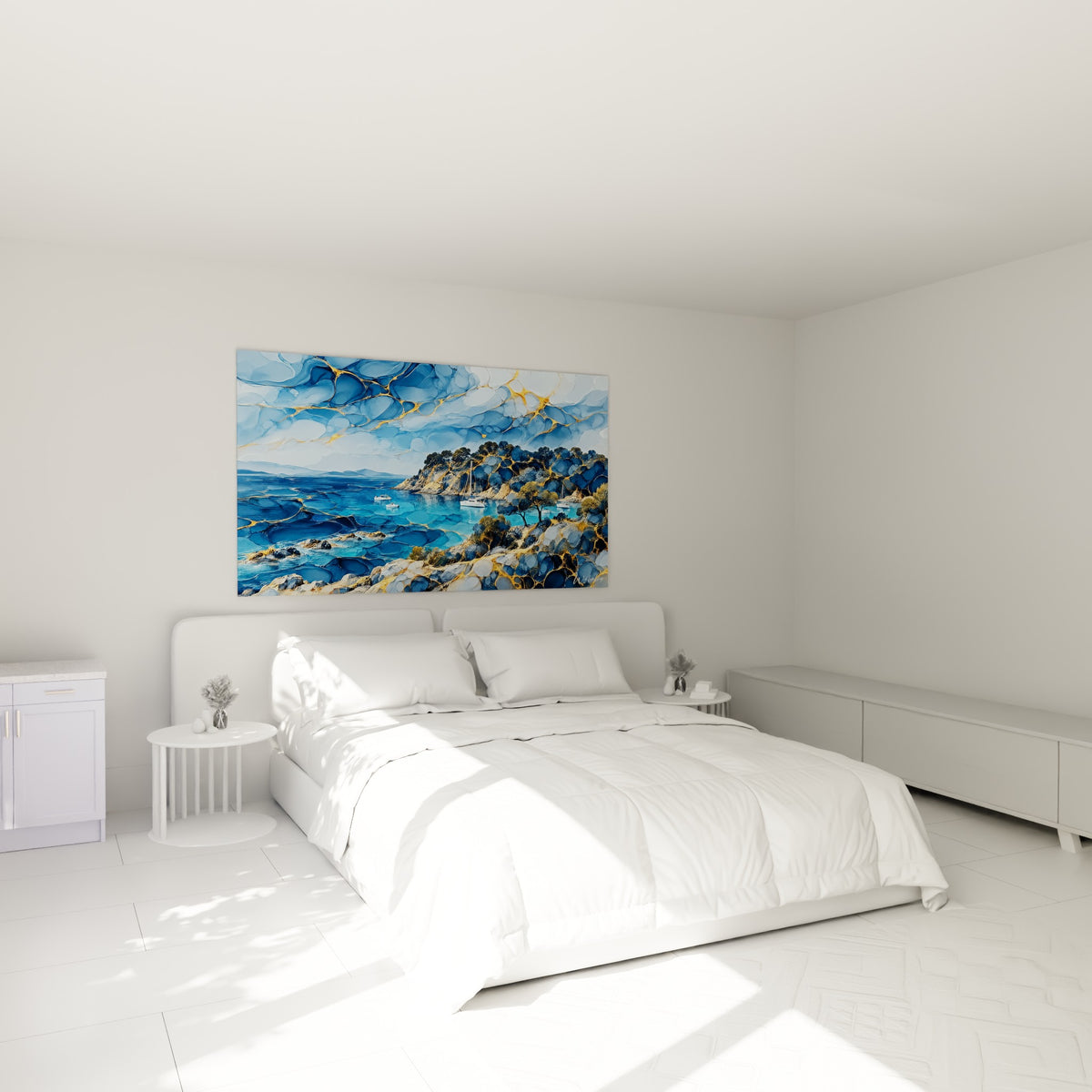 Voiliers glissant sur une crique bleu et or, tableau île de Porquerolles au-dessus d'un lit dans une chambre claire