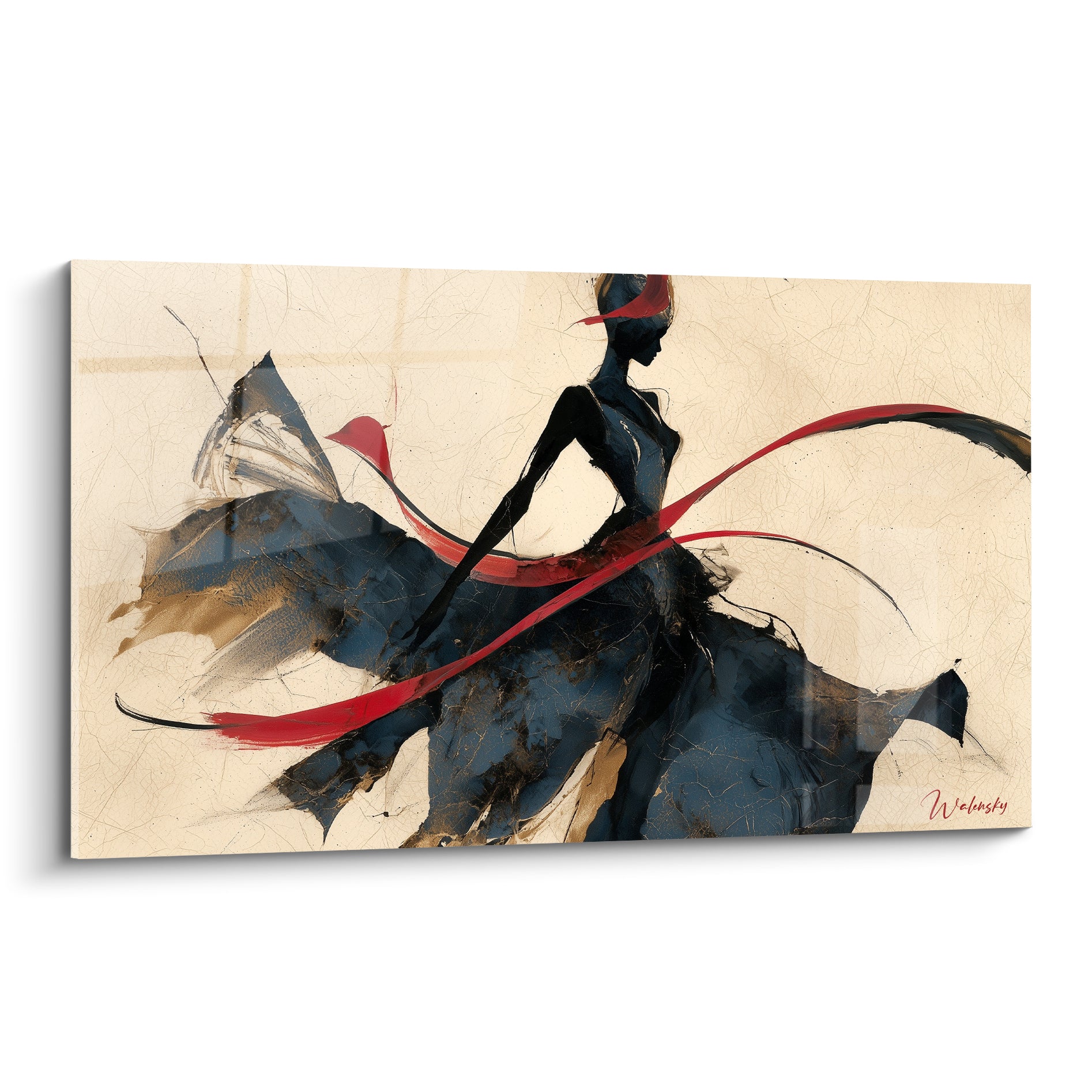 Silhouette féminine en robe bleu marine et rubans rouges sur fond ivoire texturé, illustration de mode