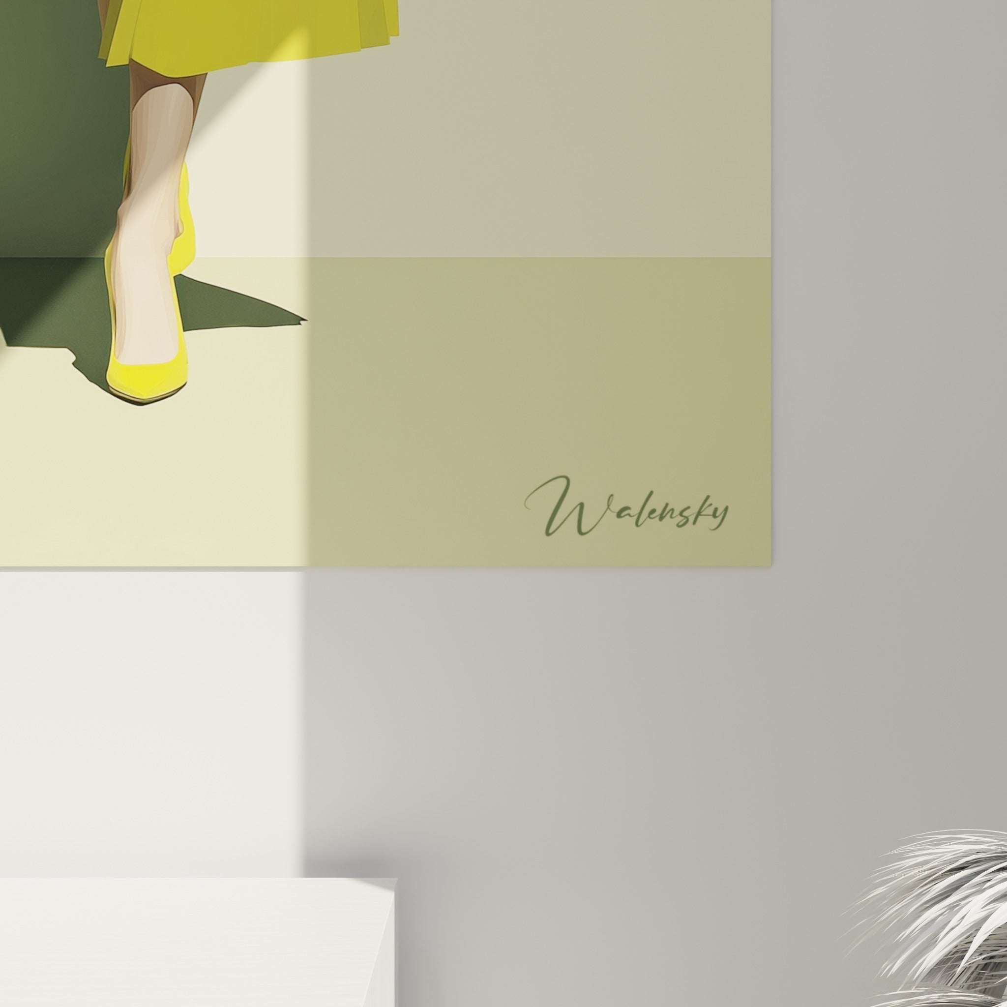 Empâtements et aplats de jaune citron et ivoire visibles de près, grain de l'impression sur cette illustration de mode
