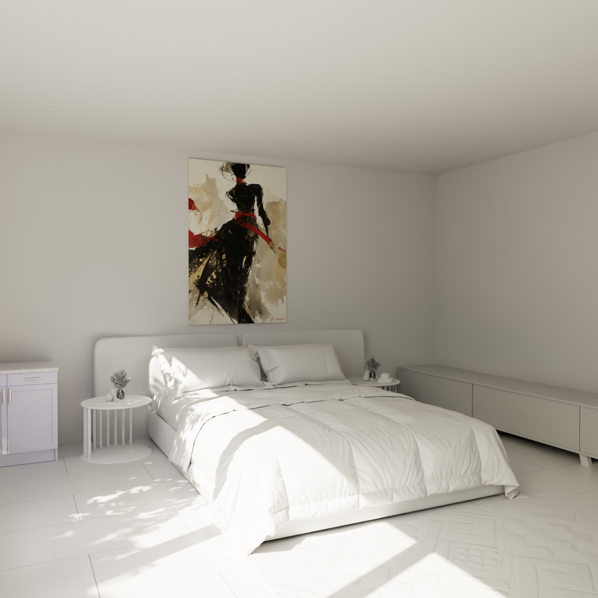 Figure féminine en noir et rouge écarlate, touches dorées, accrochée au-dessus d'un lit dans une chambre claire