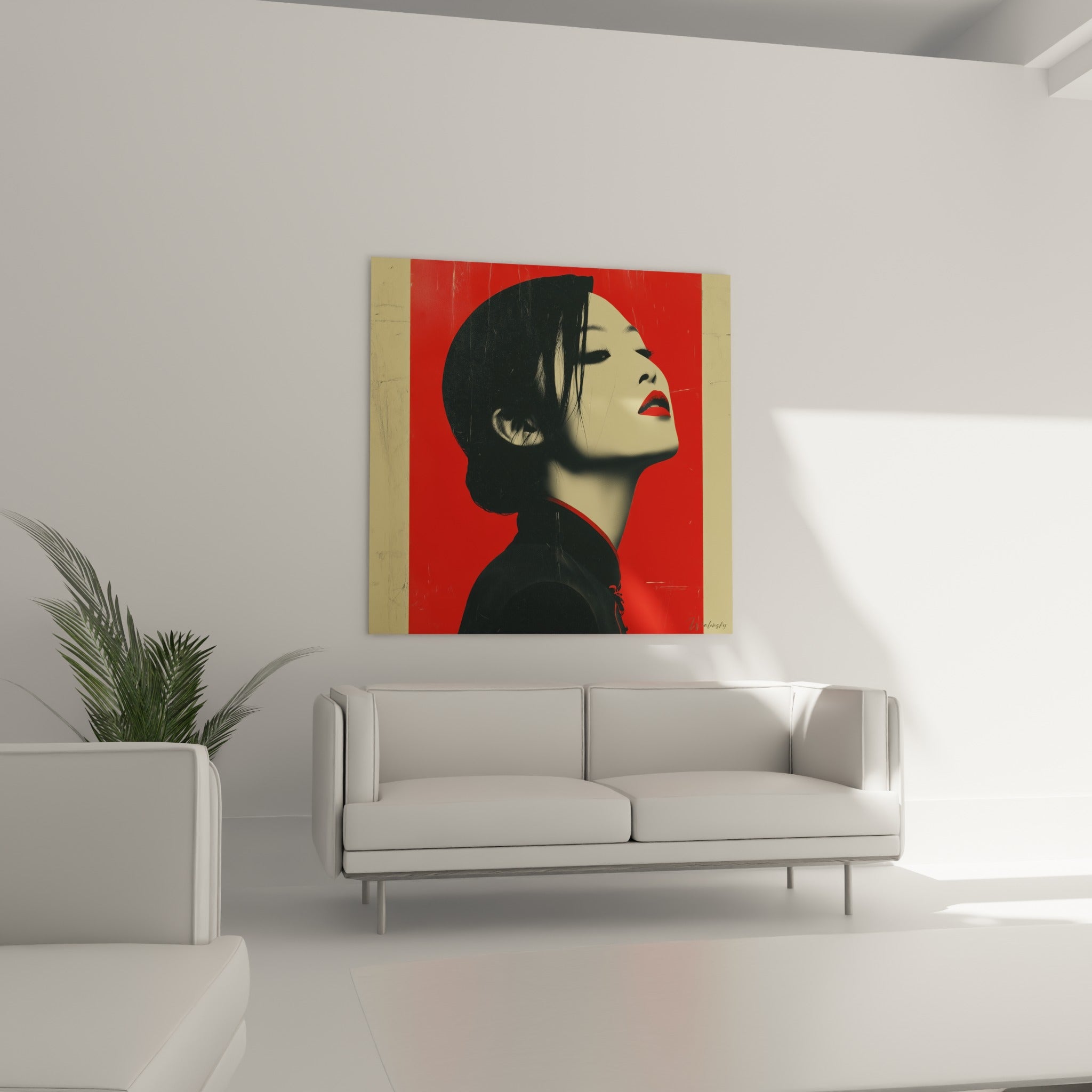 Visage renversé sur fond rouge vif et cheveux noirs graphiques, au-dessus d'un canapé dans un salon lumineux