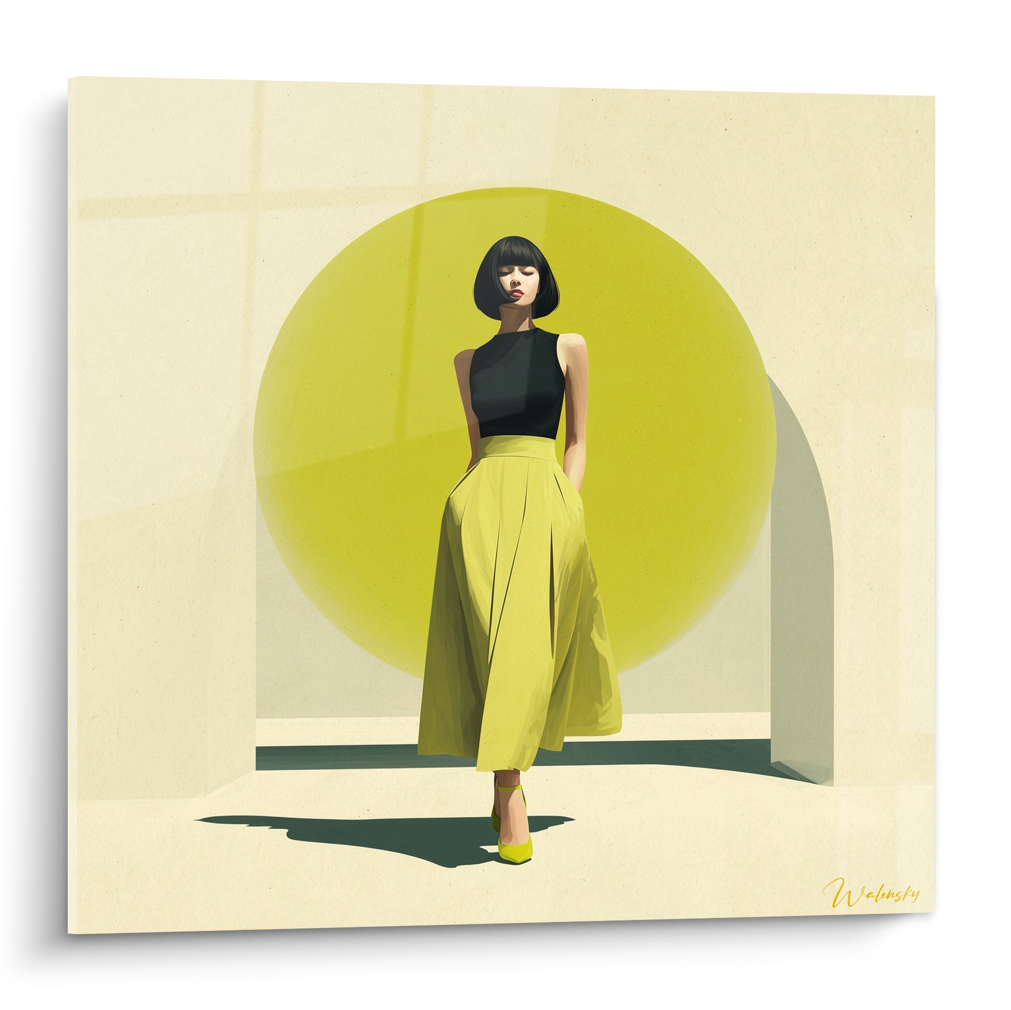 Silhouette au carré brun en jupe jaune vert plissée devant un disque anthracite et beige
