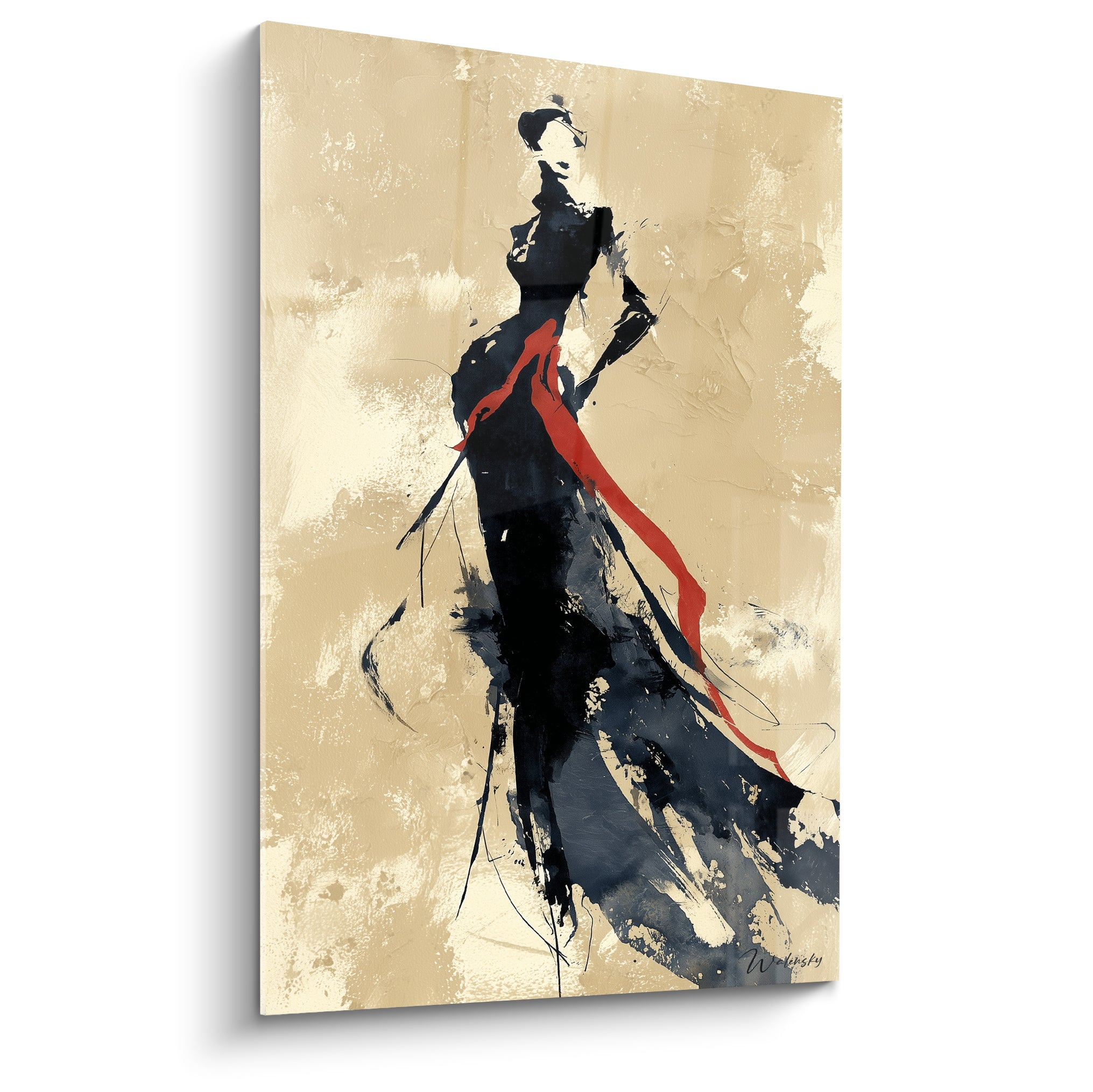 Silhouette féminine noire et rouge sur fond doré patiné, illustration de mode expressive à l'encre