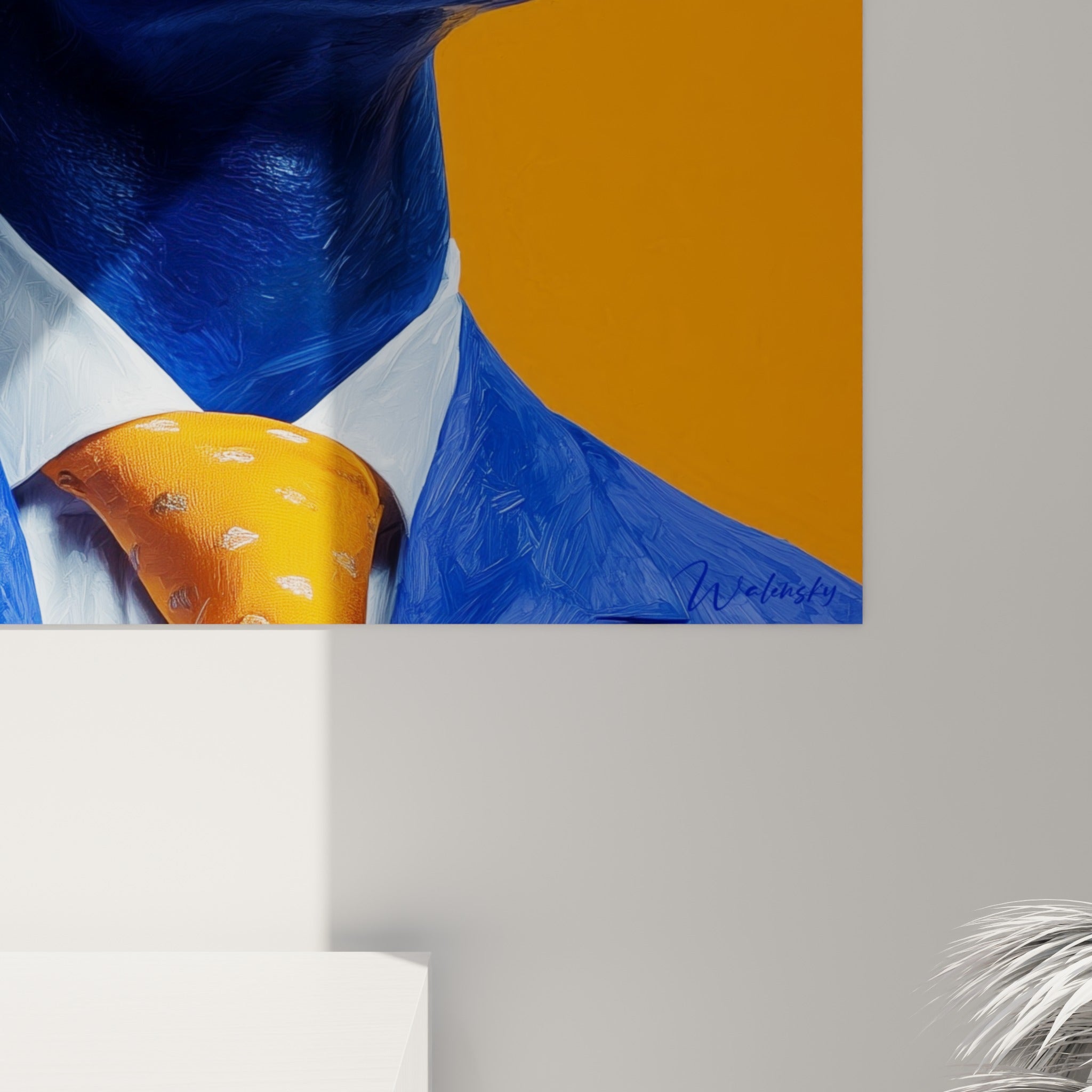 Détail du grain pictural sur la peau bleutée, empâtements visibles entre bleu marine et orange doré