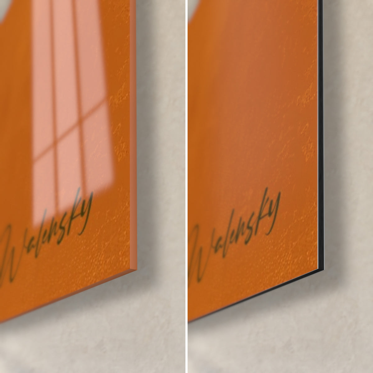 Tableau élégante en manteau terracotta, coin bas droit : surface orange brillante en verre à gauche, Dibond mat à droite, tranche noire de 3 mm