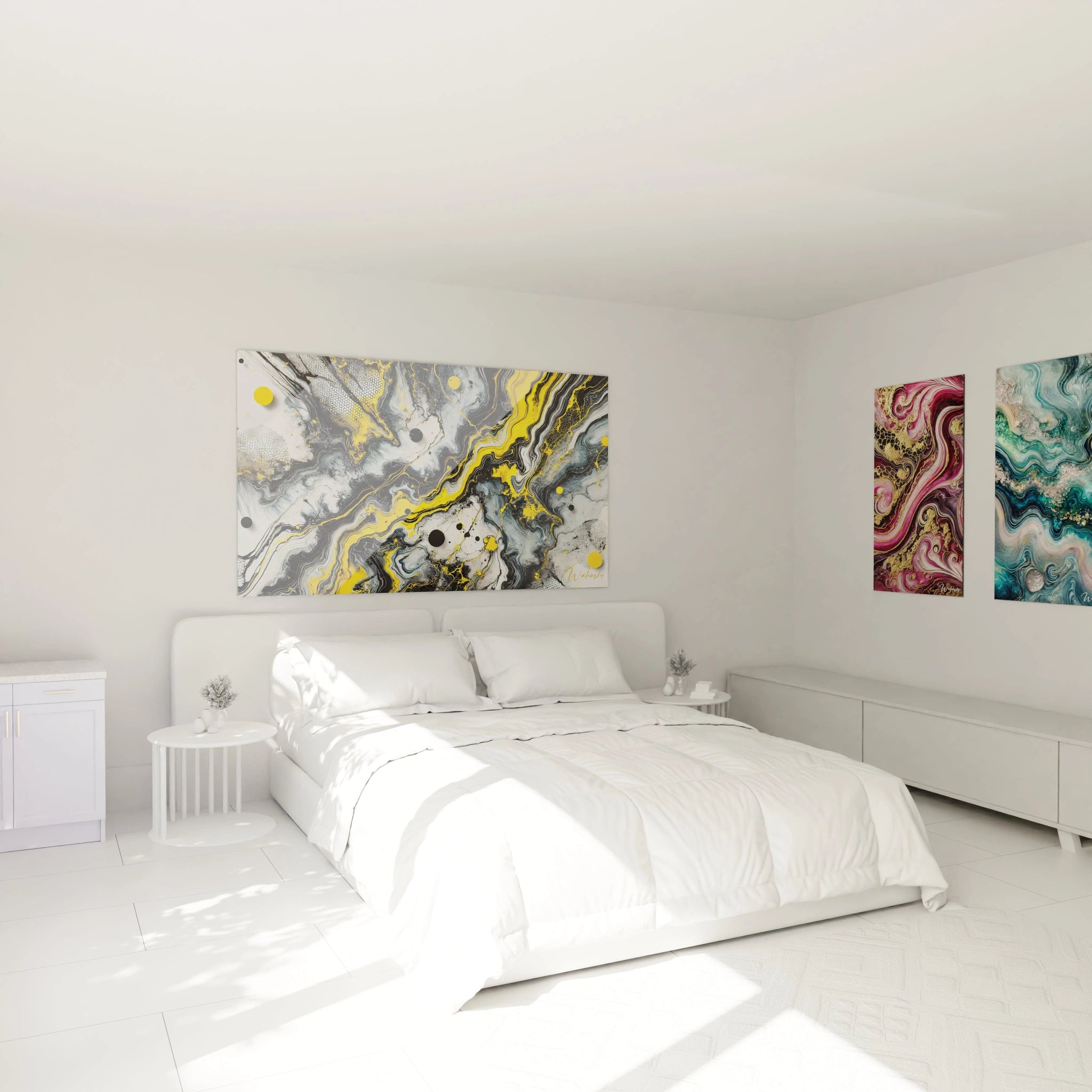 Ce tableau style epoxy au-dessus du lit illumine la chambre avec ses éclats de jaune et de blanc. Ses courbes fluides créent une ambiance de sérénité et de mouvement dans l'espace.