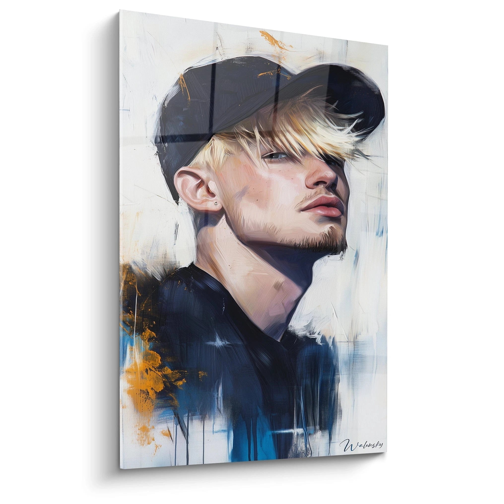 Un tableau Rembrandt van Rijn représentant un portrait masculin en gros plan, avec une casquette noire, des cheveux blonds et un fond texturé aux teintes blanches et bleues, agrémenté de touches orange.