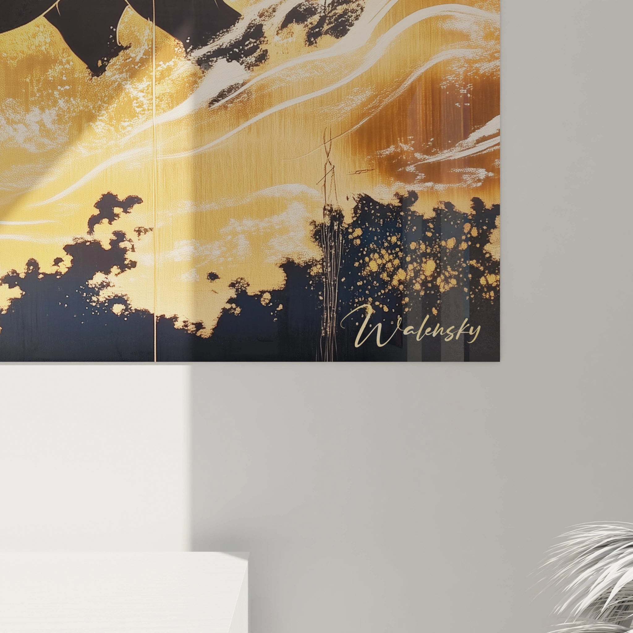 Un tableau Théodore Géricault représentant un cheval noir stylisé au centre d’un fond or et bleu profond, avec des vagues abstraites et des éclats lumineux intégrés à une texture fluide et contrastée.