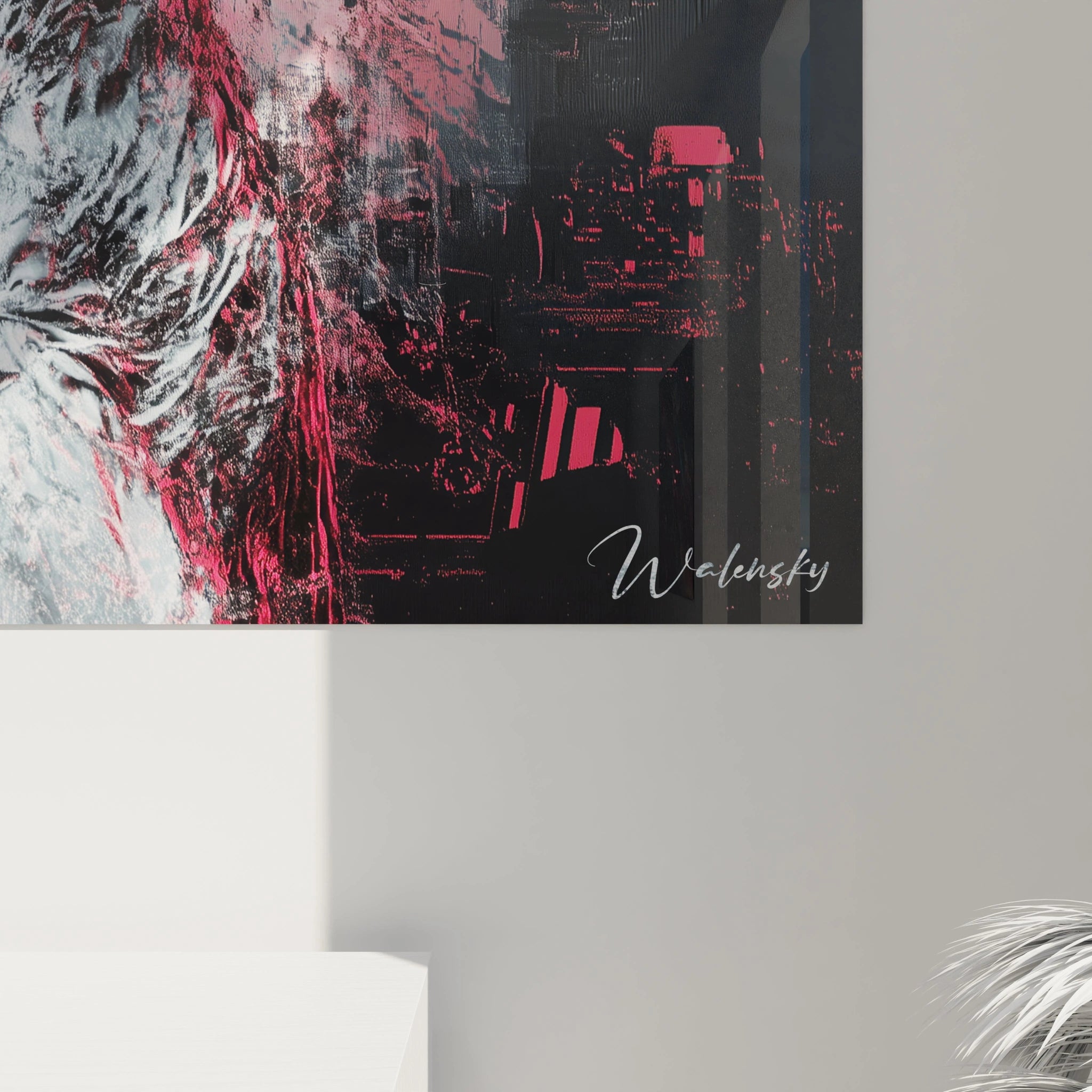 Un tableau Pieter Bruegel l'Ancien présentant une figure féminine ailée, en tons noirs et blancs avec des touches de rouge, des textures granuleuses et des zones de peinture éclatée sur un fond contrasté.