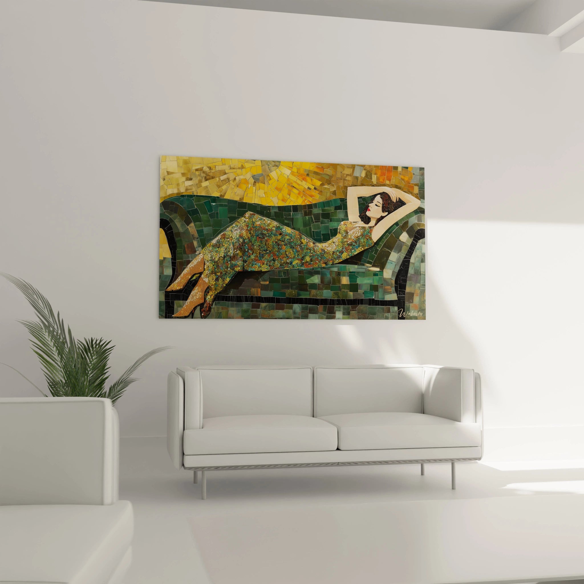 Un tableau Goya illustrant une femme brune en robe chatoyante, posée sur un canapé vert foncé, avec des détails en mosaïque et des effets de lumière dorée en arrière-plan.