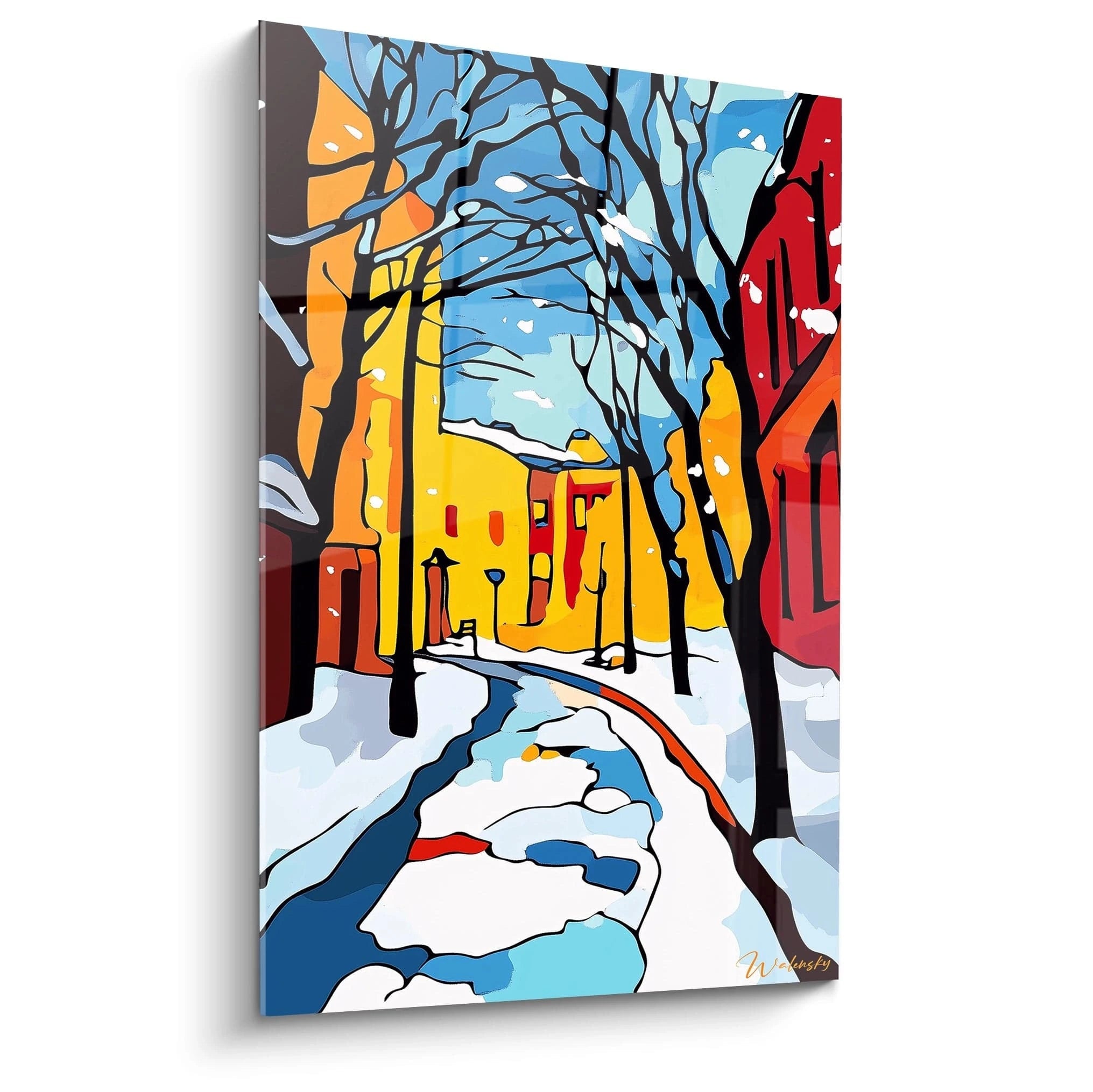 Un tableau Alfred Sisley représentant une rue enneigée entourée de bâtiments jaunes et rouges, avec des arbres noirs aux branches entrelacées. Le ciel est bleu vif, et la neige au sol reflète des teintes variées.