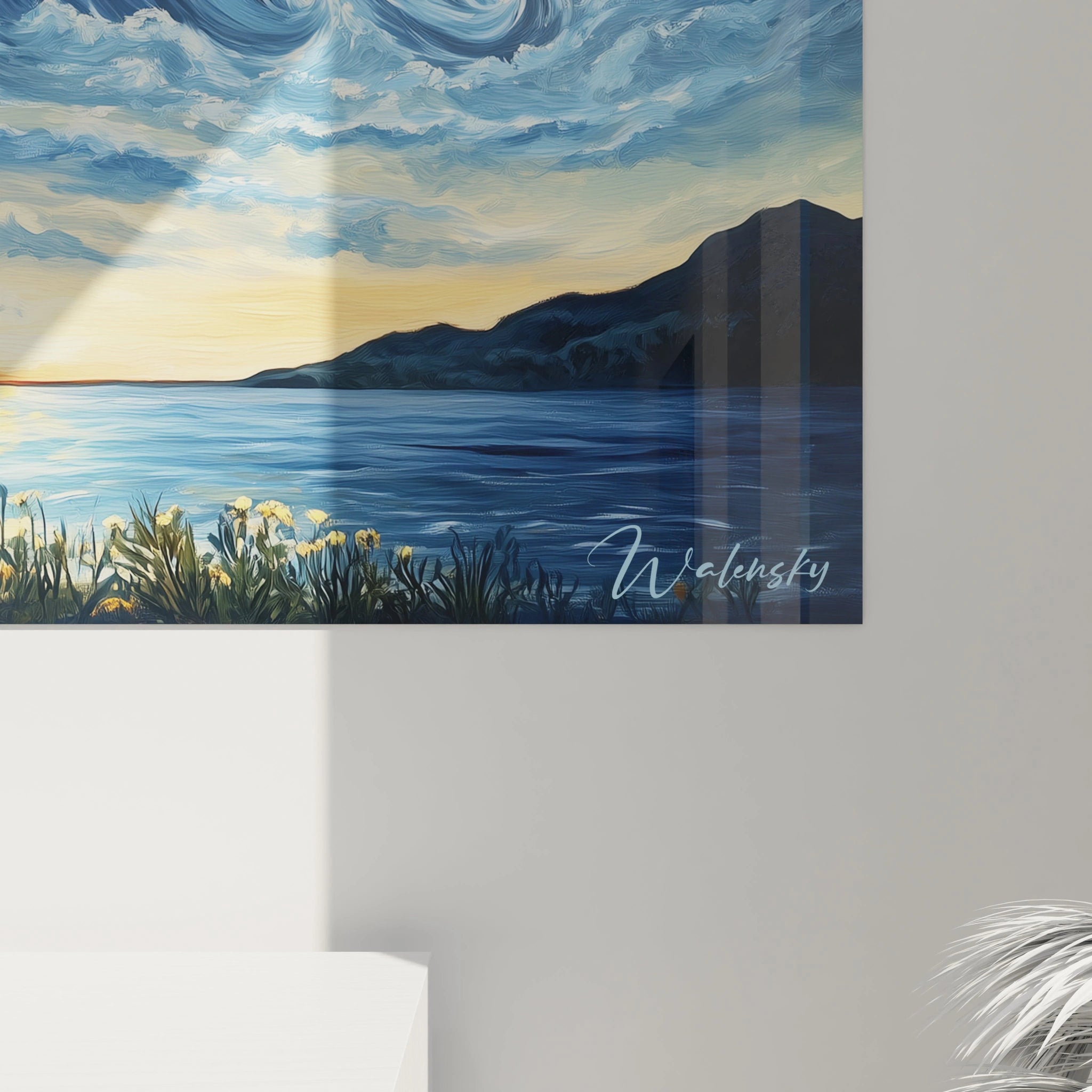 Un tableau Vincent Van Gogh capturant une scène nocturne avec un arbre doré, un ciel étoilé tourbillonnant, et un lac en arrière-plan, utilisant des textures dynamiques et des couleurs profondes.