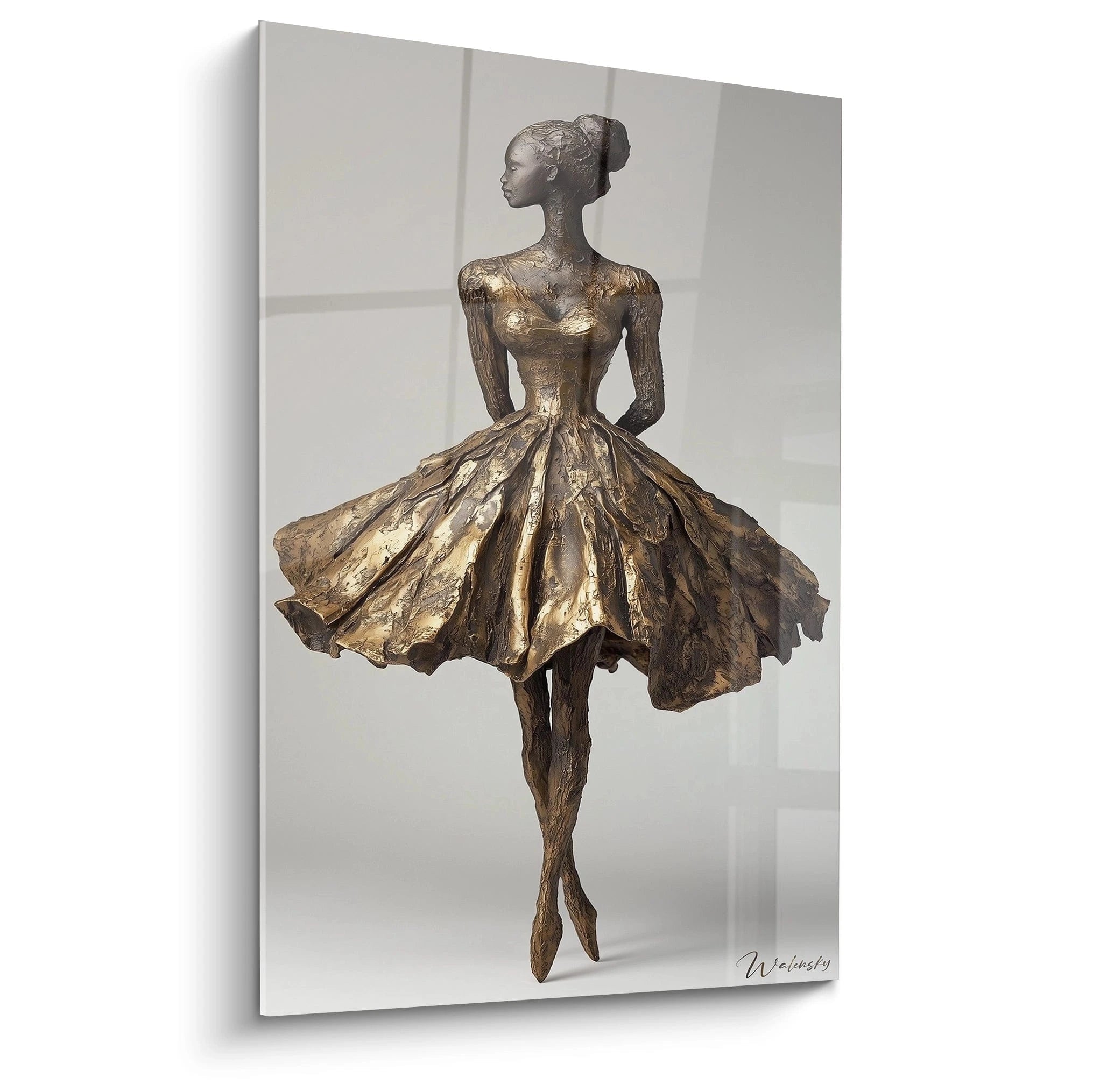 Un tableau Edgar Degas représentant une figure féminine élancée, en posture de danse, avec des teintes bronze, or et noir, et des textures rugueuses aux détails sculptés en relief.