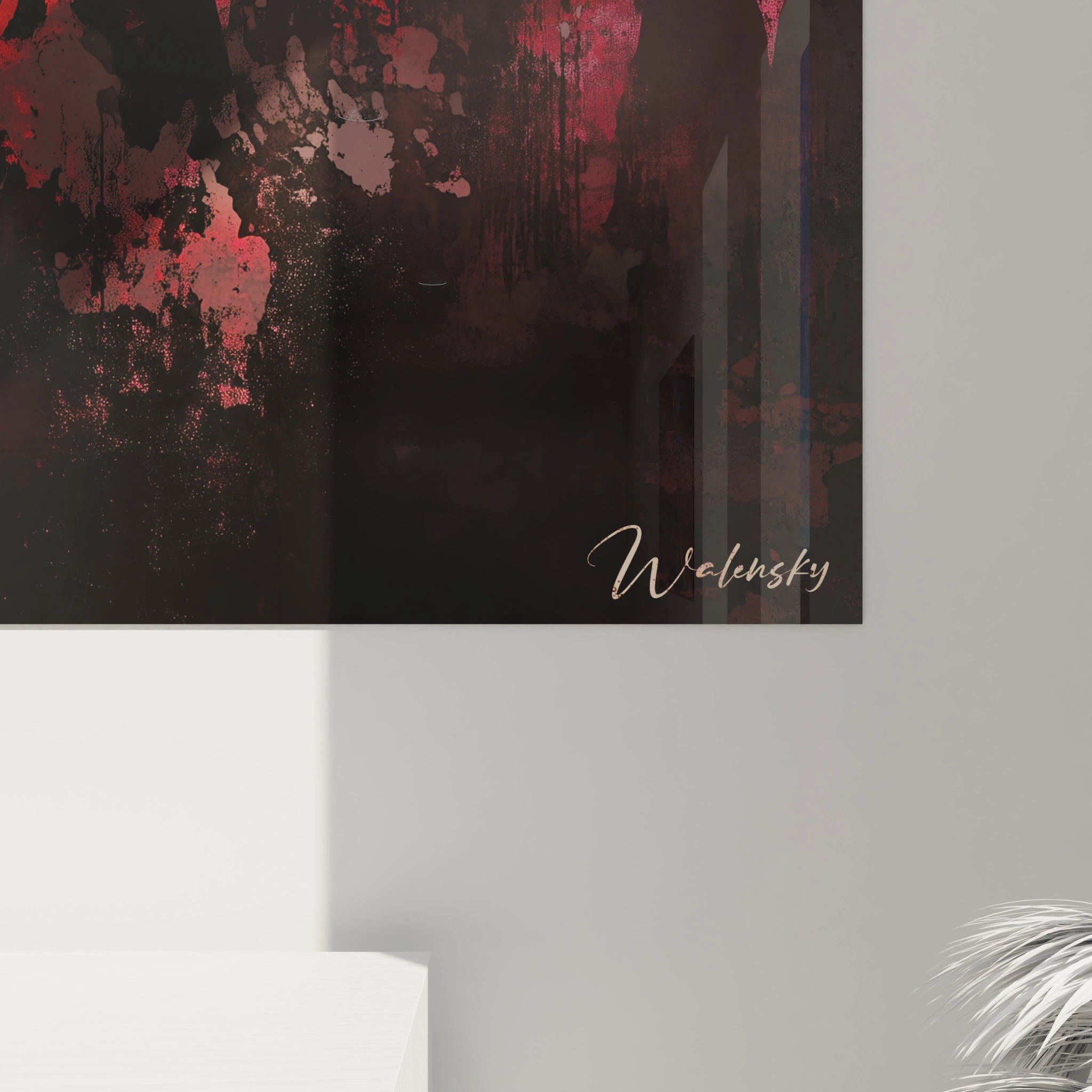 Un tableau Rembrandt van Rijn affichant des silhouettes en contraste avec un fond rouge et beige, enrichi de dégradés de noir et de touches de peinture éclaboussée pour un effet visuel dynamique.