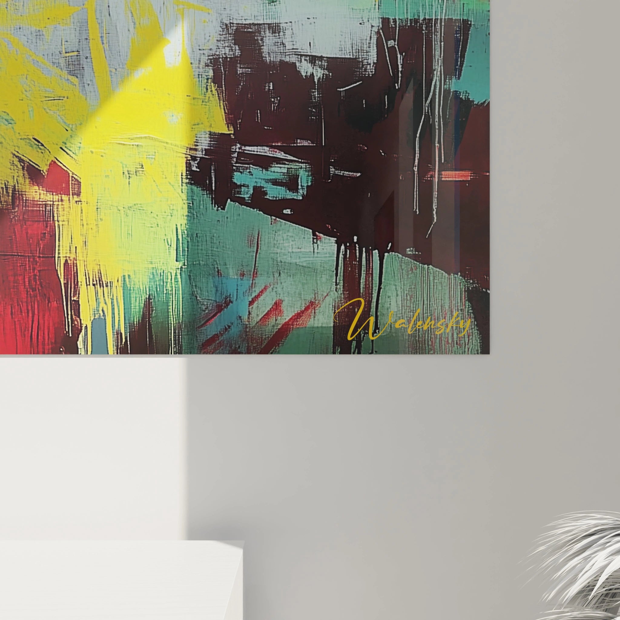 Un tableau René Magritte illustrant une pipe en rouge et noir avec des traits épais, entourée de couleurs vives comme le jaune et le gris, et des textures picturales marquées.