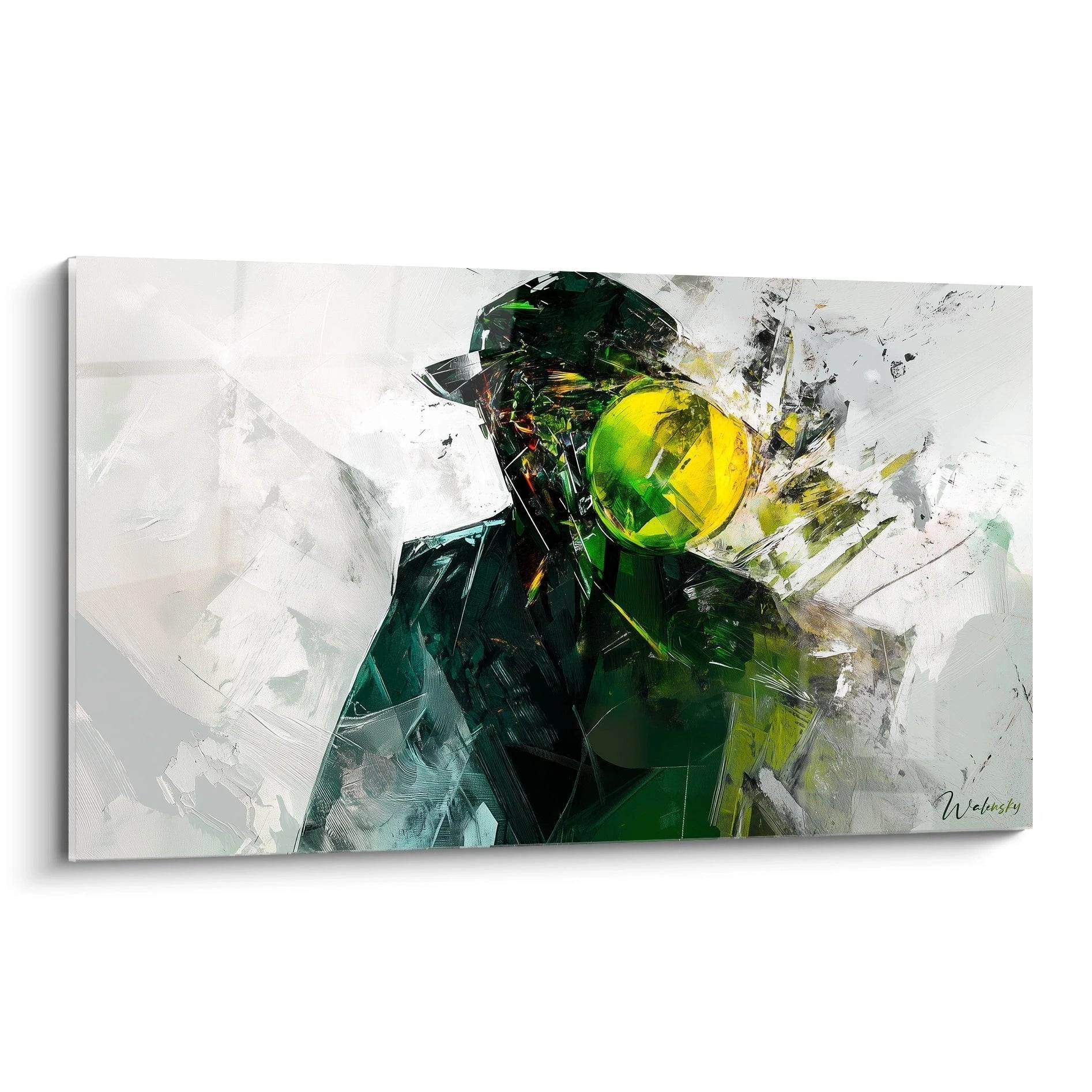 Un tableau René Magritte représentant une silhouette sombre avec un chapeau, partiellement masquée par une sphère jaune. Fond clair avec textures abstraites en vert, blanc et gris.