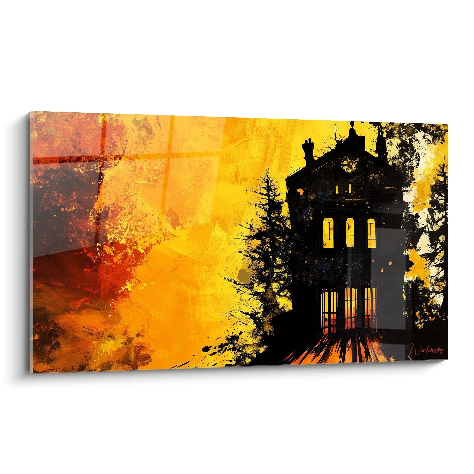 Un tableau René Magritte représentant une maison noire silhouettée sur un fond jaune et orange texturé, avec des éclaboussures de peinture et des fenêtres illuminées.