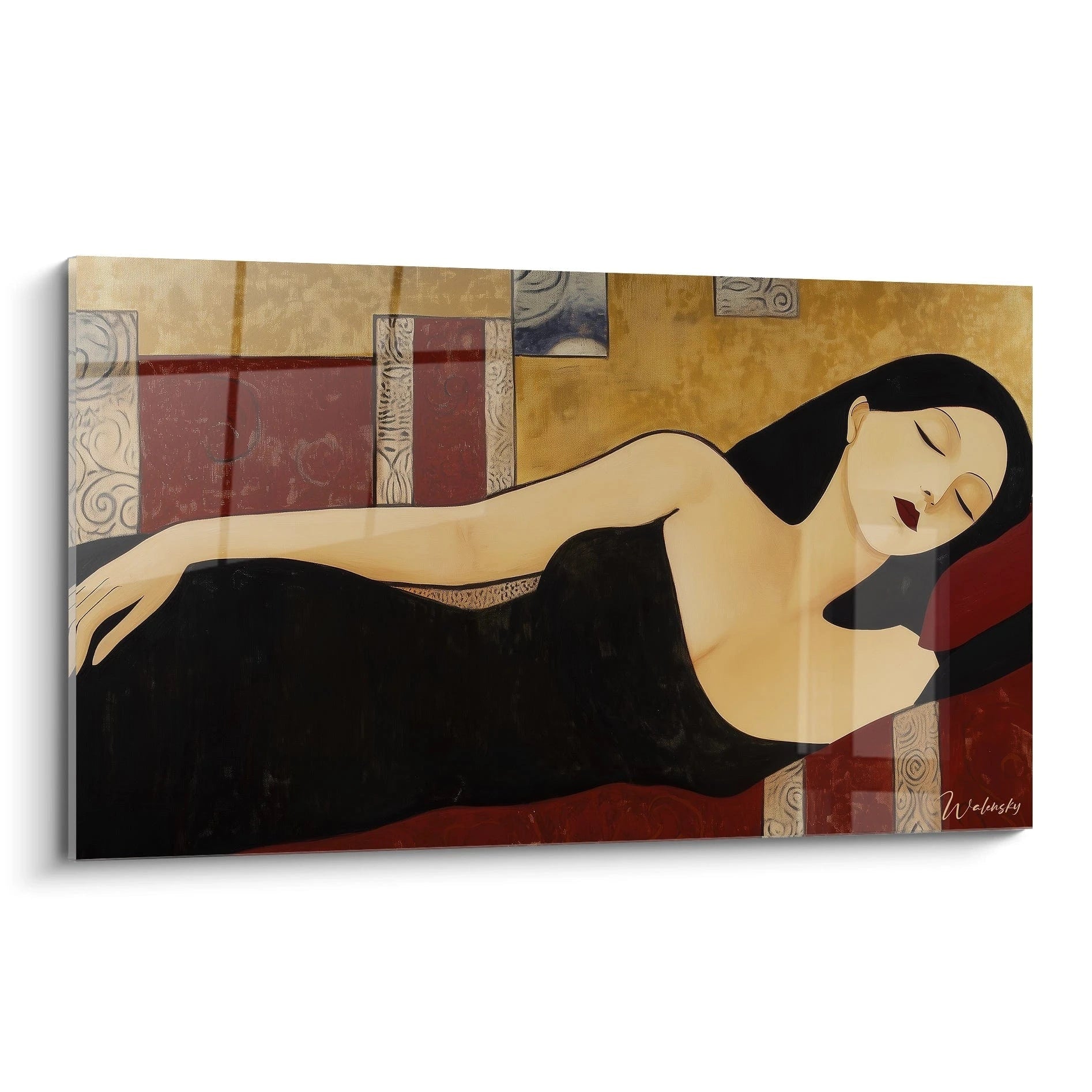 Un tableau Amedeo Modigliani représentant une femme allongée, aux cheveux noirs et lèvres rouges, sur un fond doré avec des motifs géométriques rouges et gris, et des textures lisses et mates.
