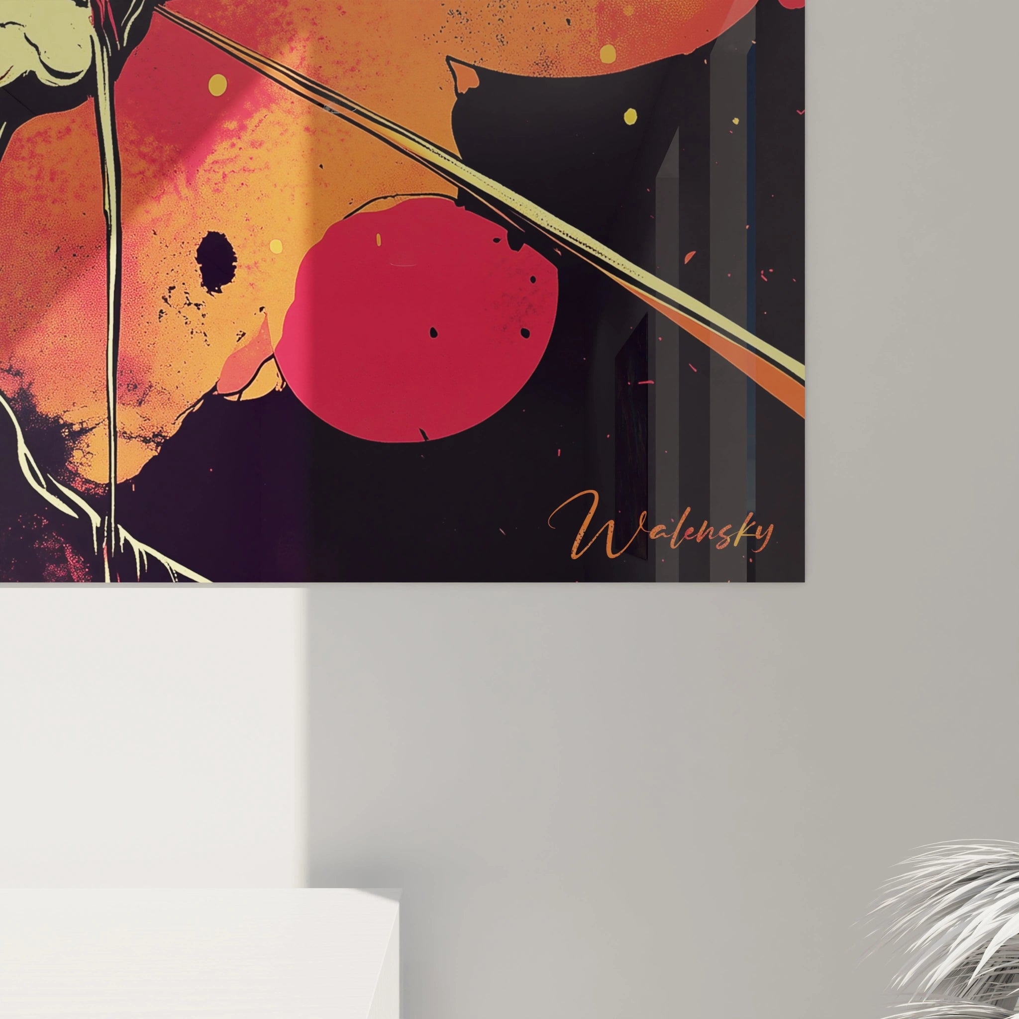 Détail d’un tableau Goya montrant un visage ridé d’apparence extraterrestre, des lèvres rouge sang, des yeux noirs lisses et un fond texturé rouge et noir, contrastant avec des formes circulaires jaunes.