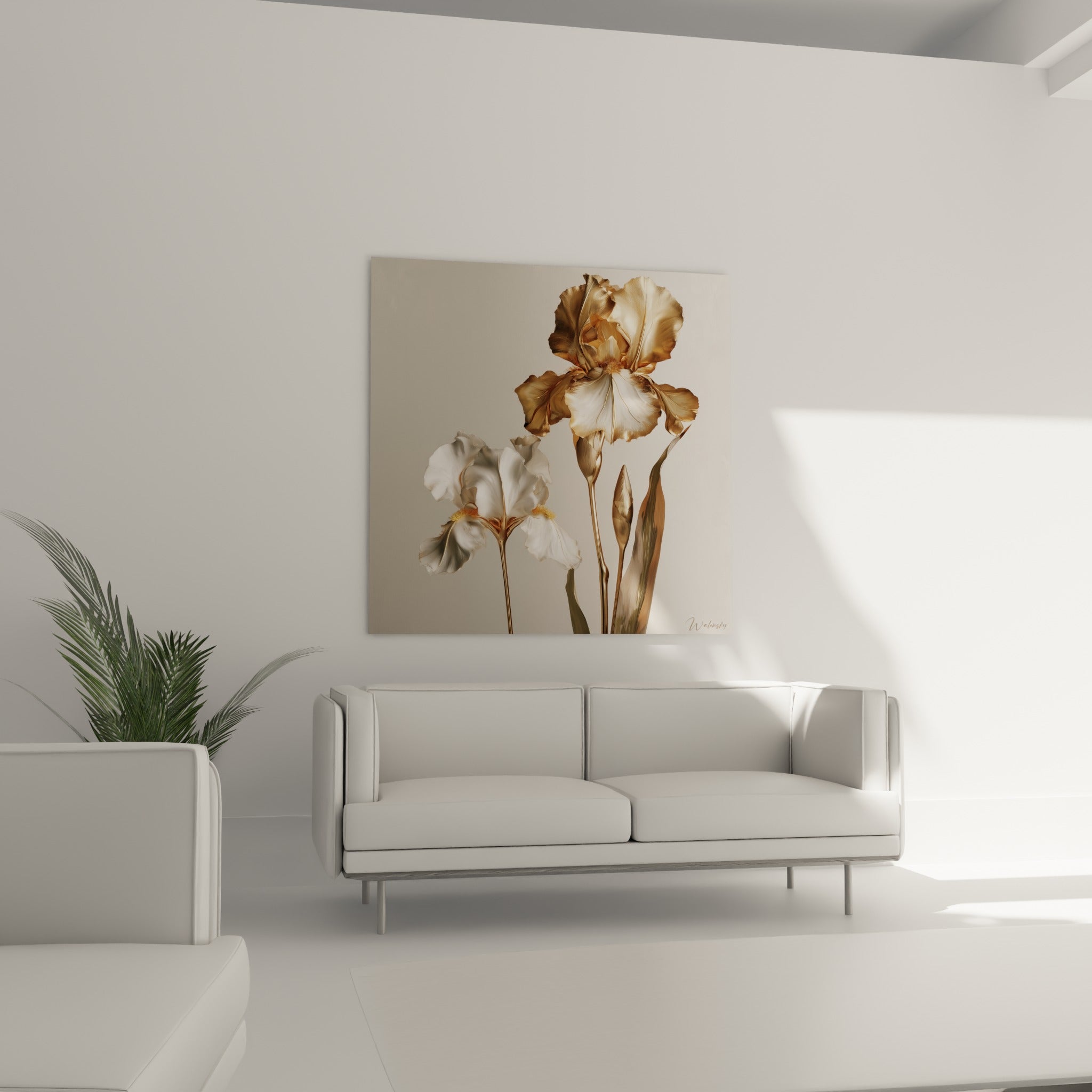 Fleurs d'iris blanches et dorées aux nervures cuivrées au-dessus d'un canapé dans un salon lumineux