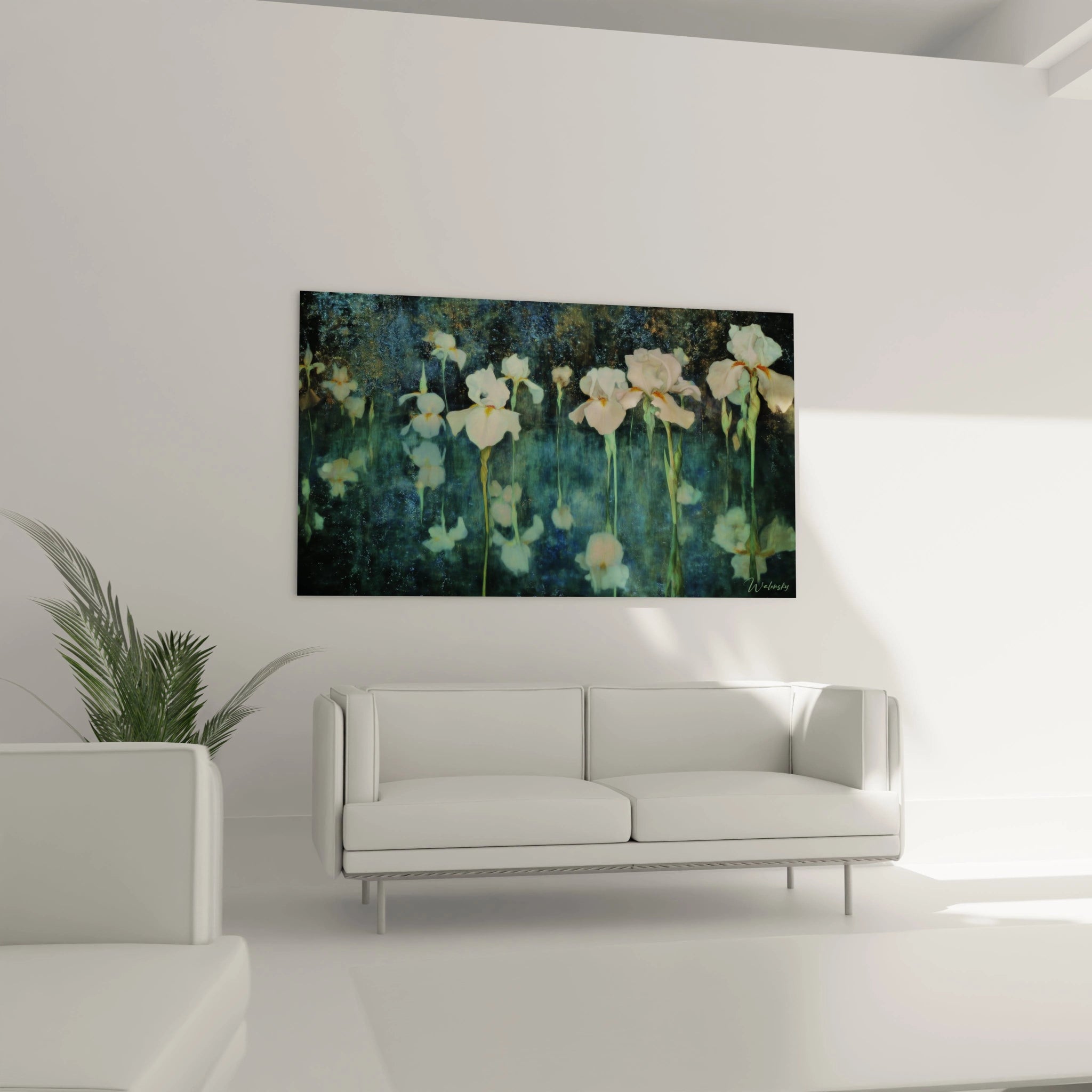tableau iris symboliste Walensky accroché au mur du salon, peinture florale vert et blanc créant une ambiance calme et élégante