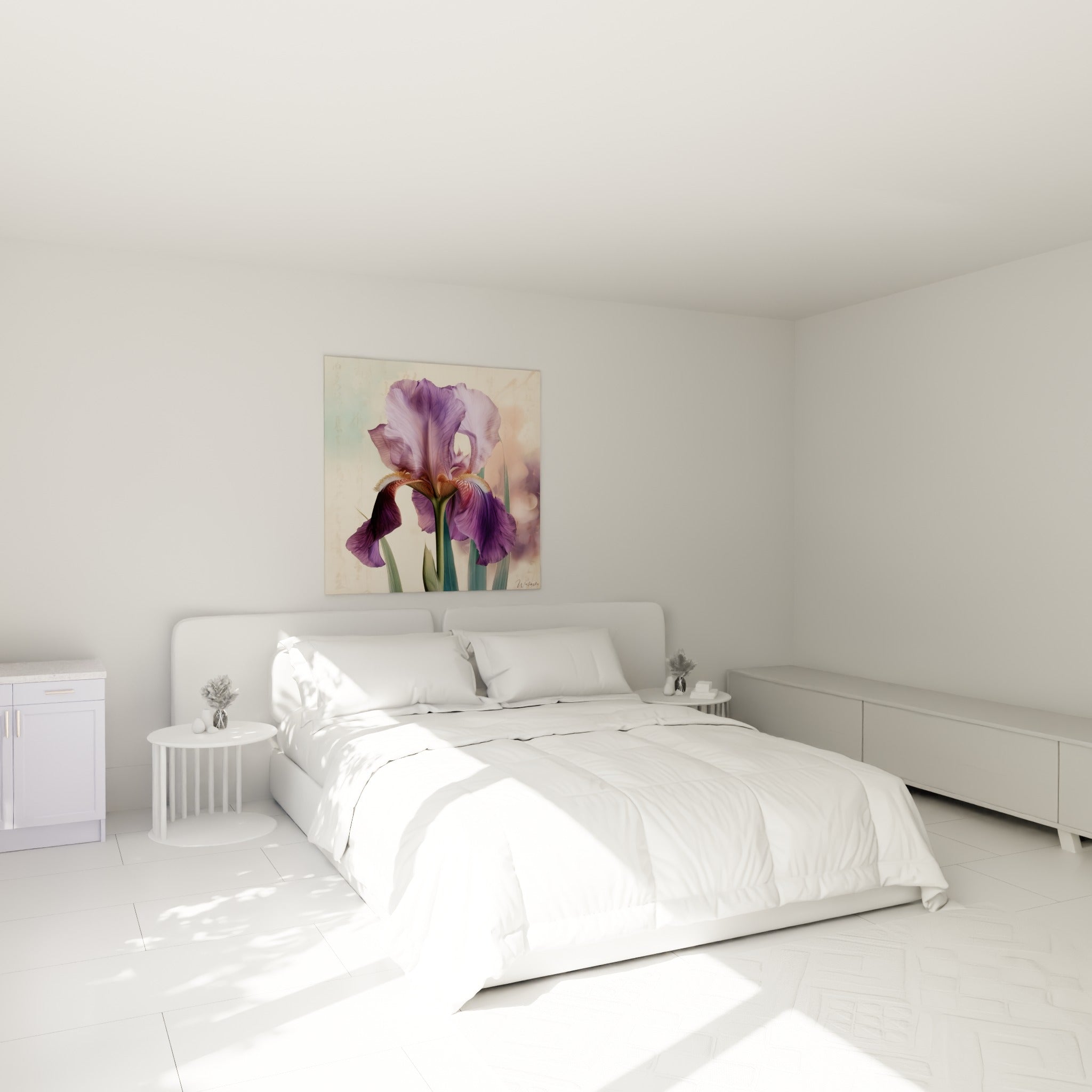 Fleur d'iris pourpre et dorée déployée au-dessus d'un lit dans une chambre claire