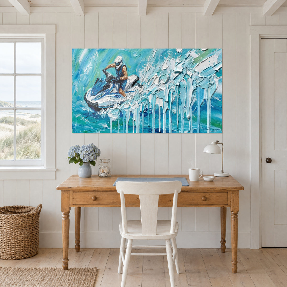Tableau jet-ski glacé aux coulures de peinture blanche et bleu glacier, pilote casqué penché, au-dessus d'un bureau en bois clair