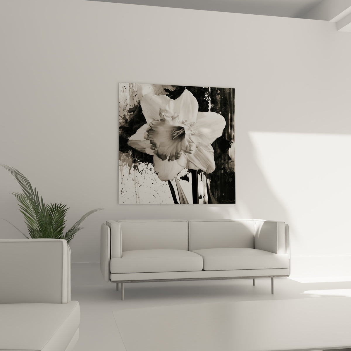 Fleur de jonquille immaculée entourée d'éclaboussures anthracite au-dessus d'un canapé dans un salon lumineux