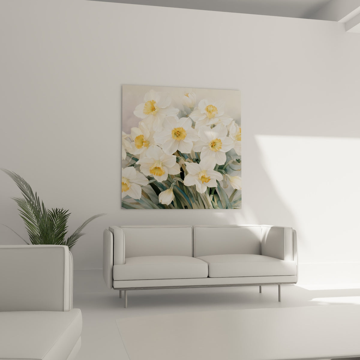 Fleurs de jonquille ivoire aux centres dorés, disposées au-dessus d'un canapé dans un salon lumineux