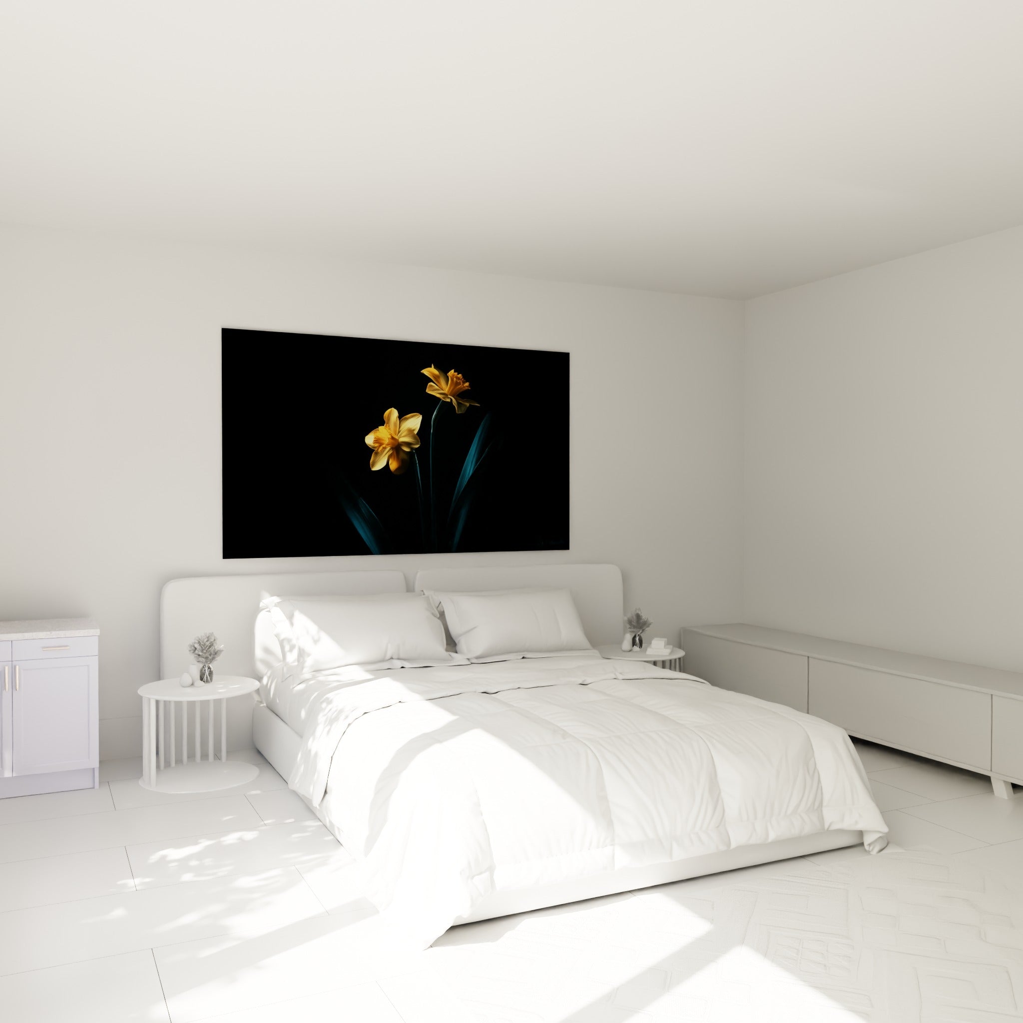Fleurs de jonquille jaunes et anthracite illuminées dans l'obscurité, accrochées au-dessus d'un lit dans une chambre claire