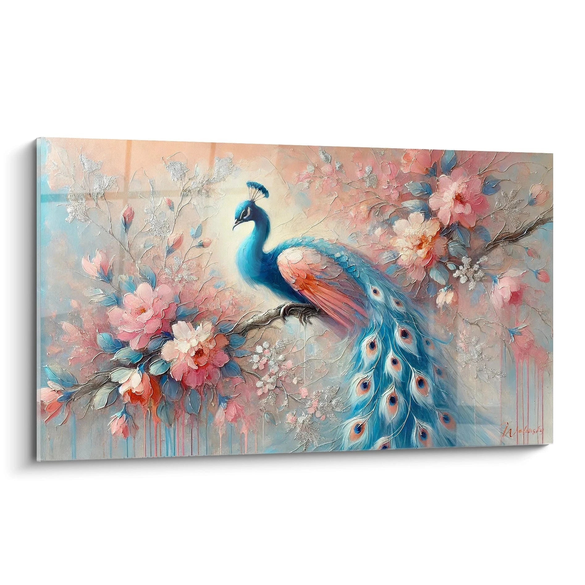 Admirez la beauté de ce tableau paon unique vu de biais, mettant en valeur les détails précis des plumes et des fleurs pastel, parfait pour une décoration raffinée et artistique.