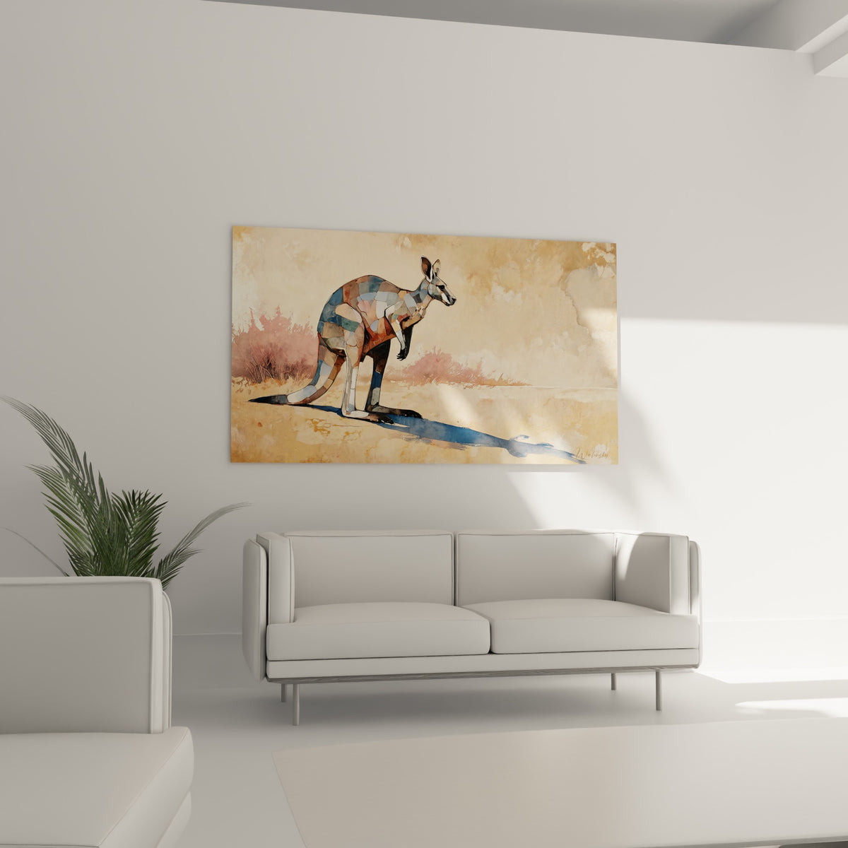 Kangourou bleu marine et ocre dressé sur fond désertique, au-dessus d'un canapé dans un salon lumineux